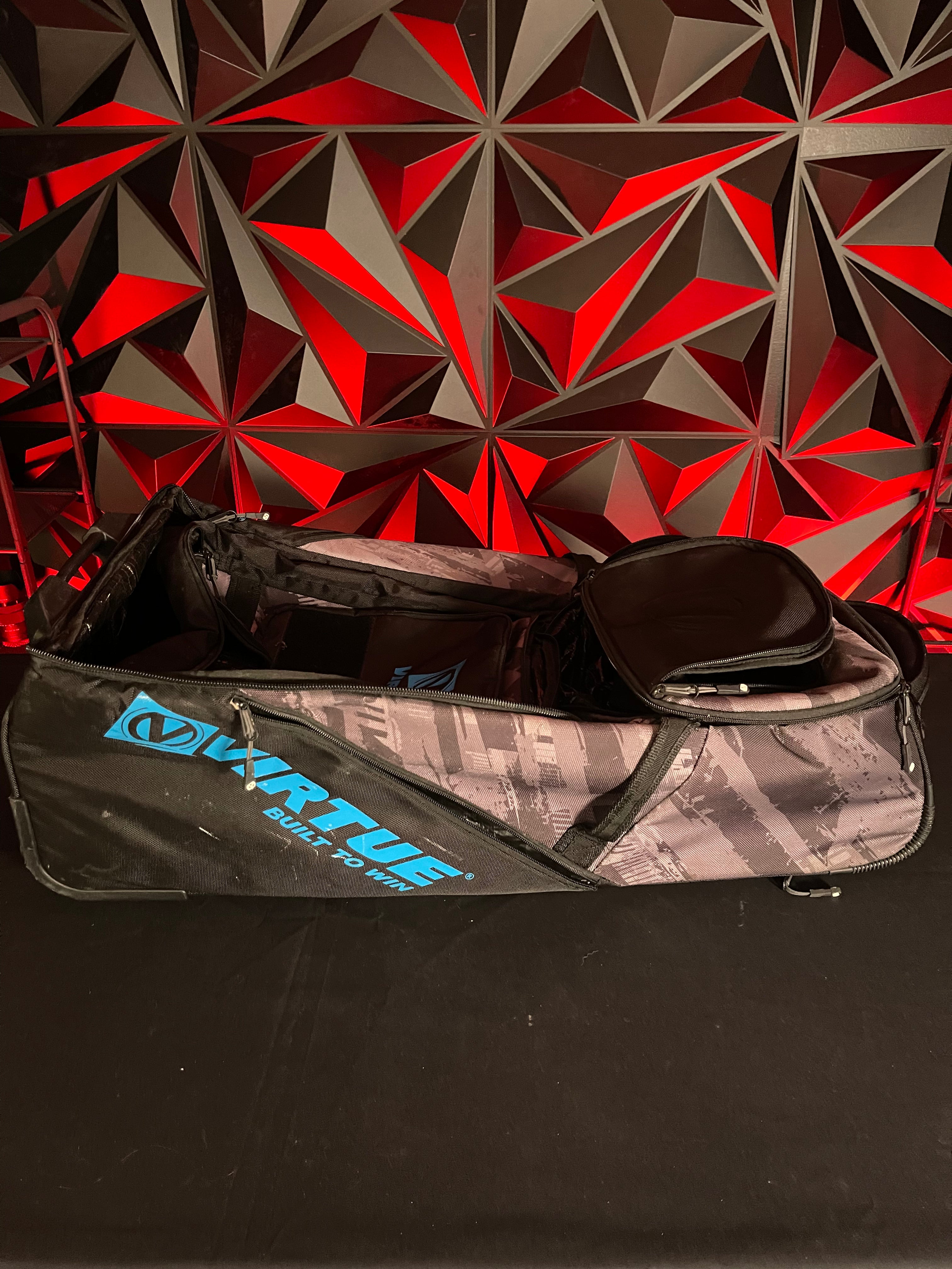 Used Virtue High Roller V4 Gear Bag - Graphic Black