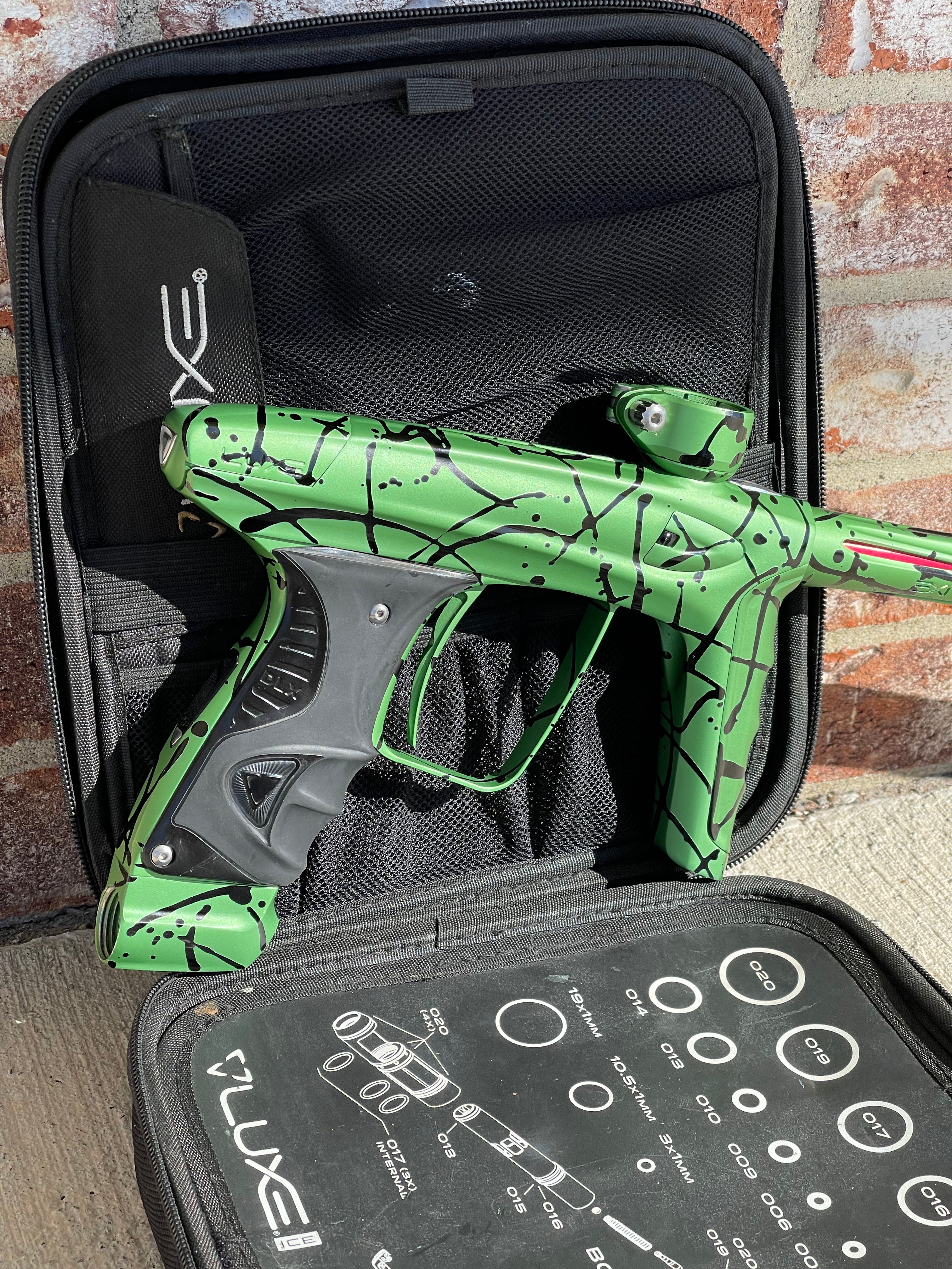 Used DLX Luxe Ice Paintball Gun - LE Dust Green/Black 3D Splash #7 of 20