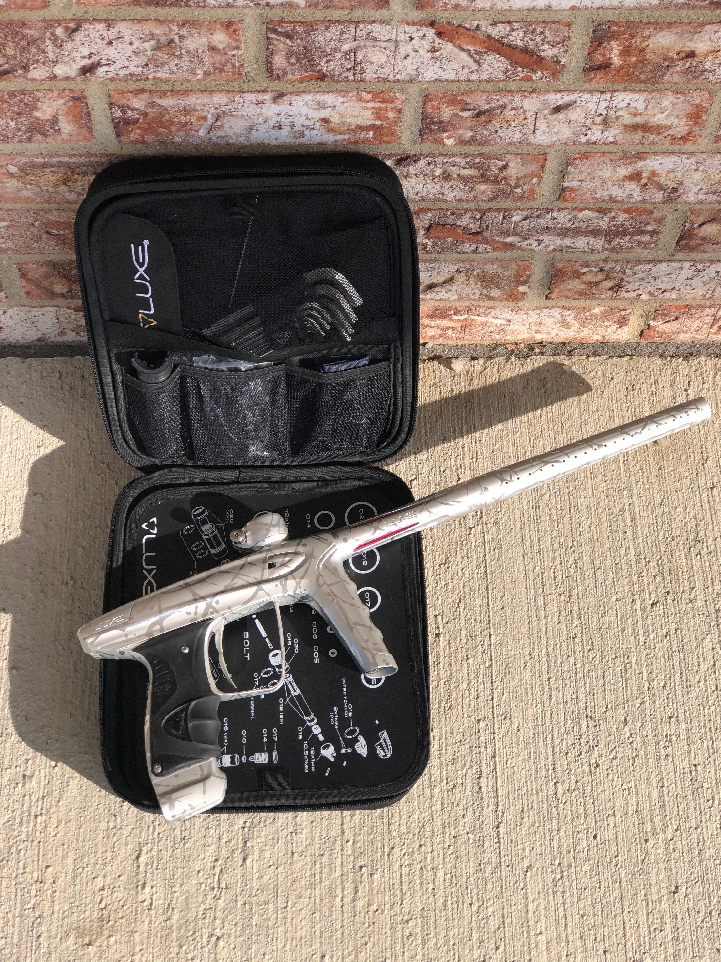 Used DLX Luxe ICE Paintball Gun - Dust Silver Pure 3D Splash