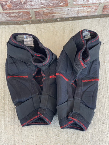 Used GI Sportz Knee Pads - Small/Medium - Black/Red