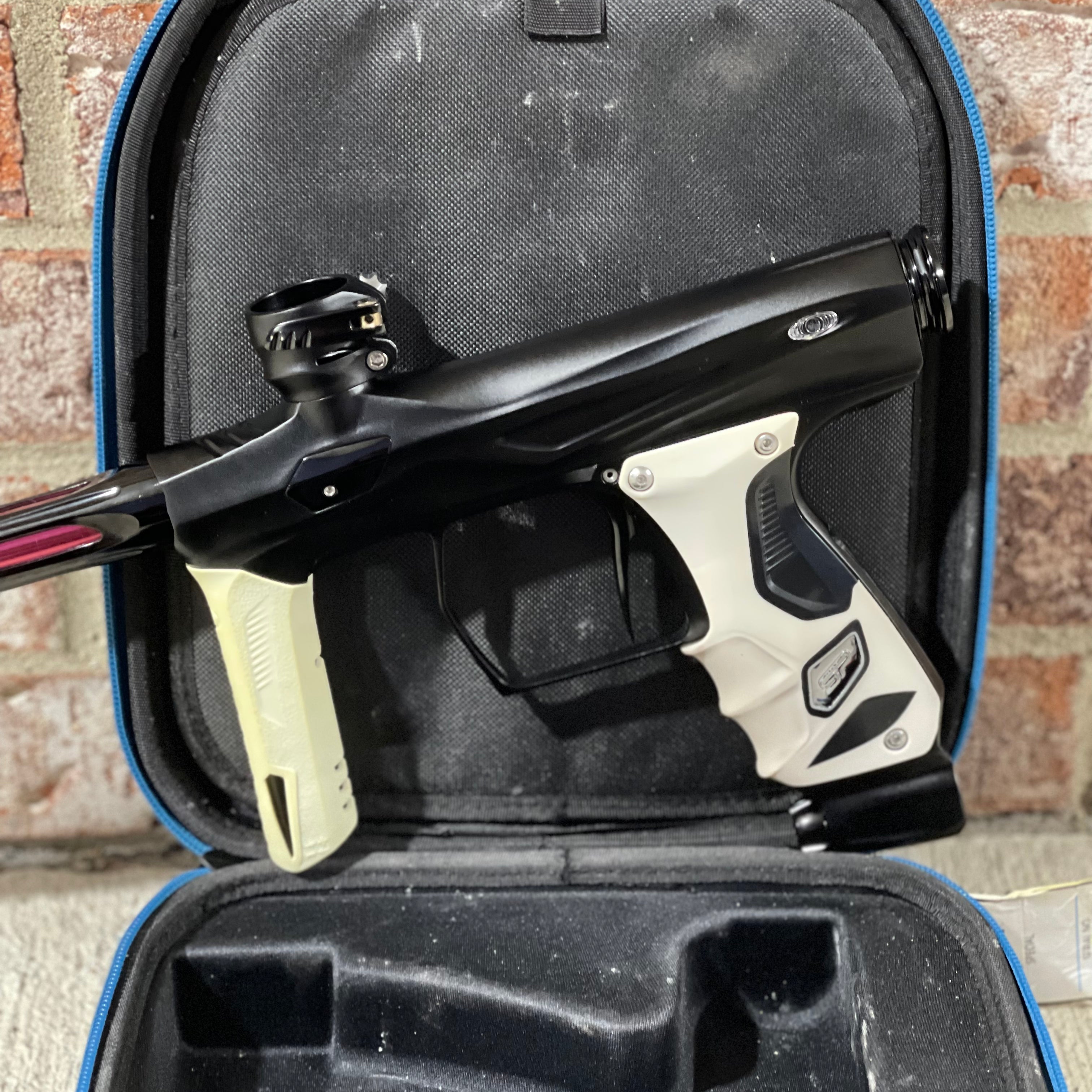 Used Shocker Amp Paintball Gun - Black w/ White Grips