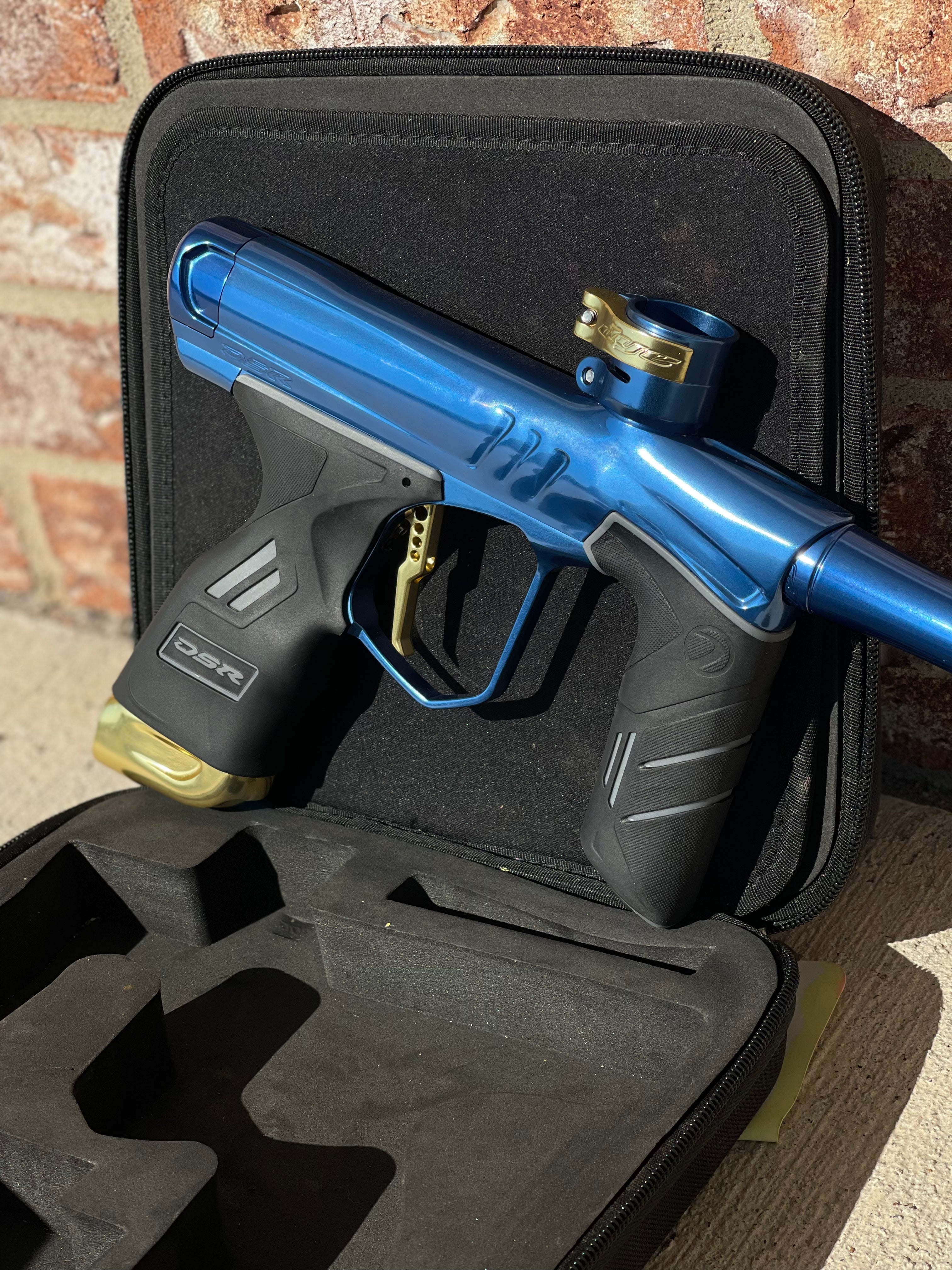 Used Dye DSR+ Paintball Gun - Polished Blue / Polished Gold