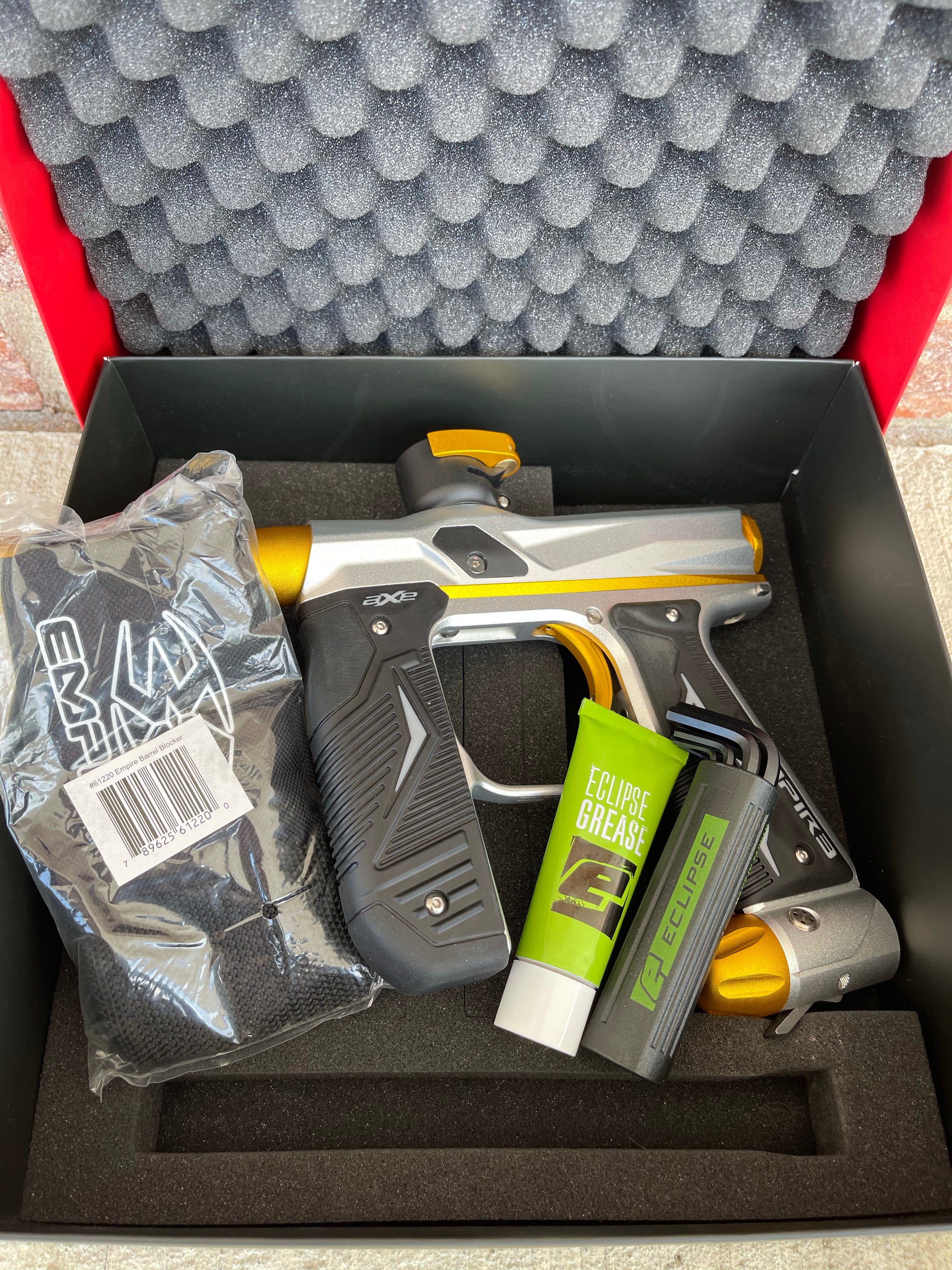 Used Empire Axe 2.0 Paintball Gun - Silver / Gold