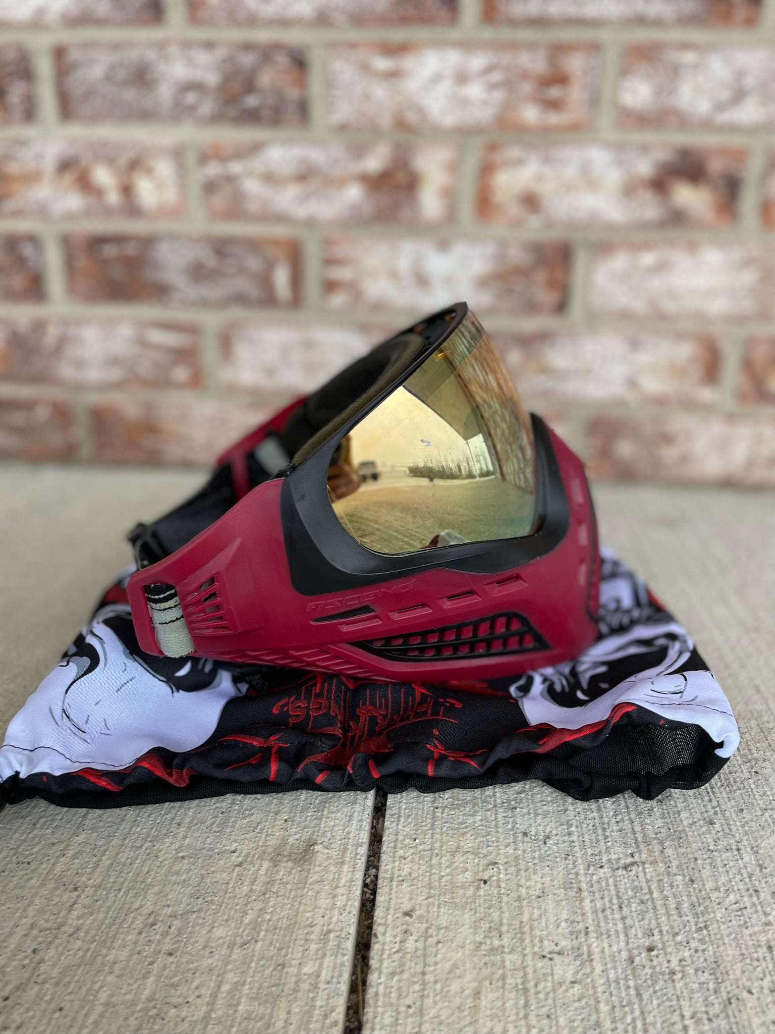 Used Virtue Vio Ascend Paintball Mask- Red / Black w/ Soft Goggle Bag