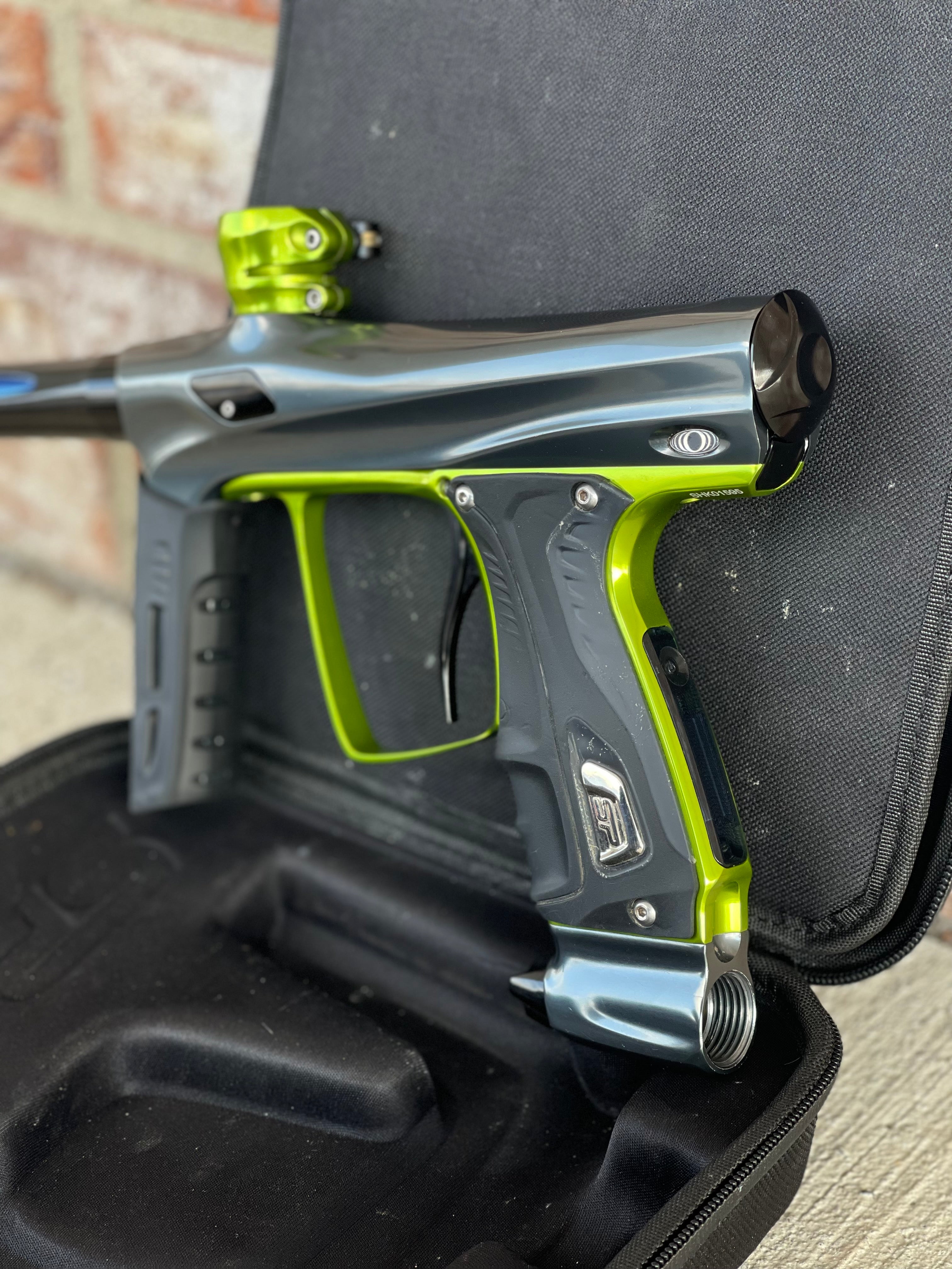 Smart Parts Shocker RSX Paintball Marker- Pewter/Lime with 3 freak Inserts