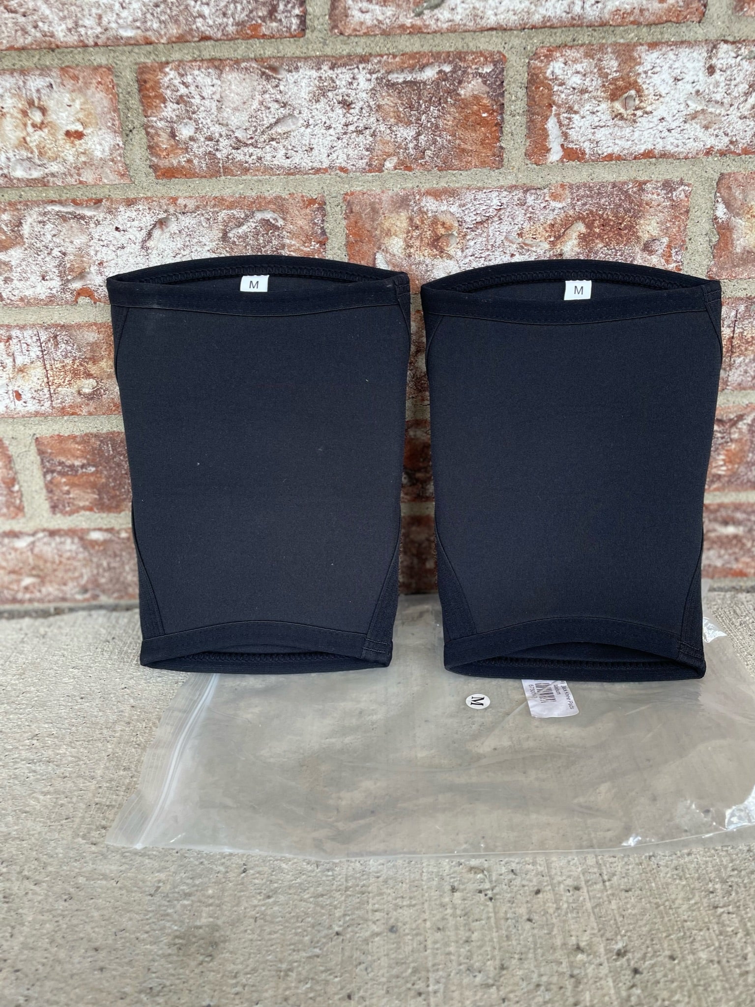 Used Hydra Fit Knee Pads - Medium