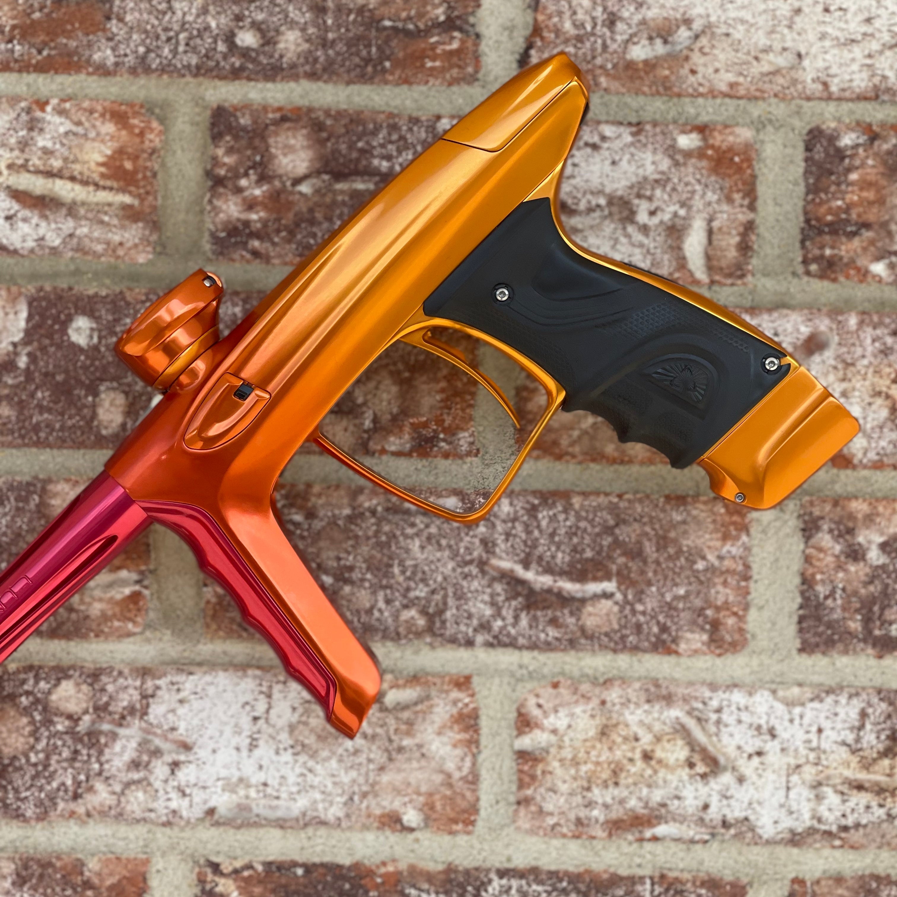 DLX Luxe TM40 Paintball Gun - LE Fade - Sunrise - Orange/Red