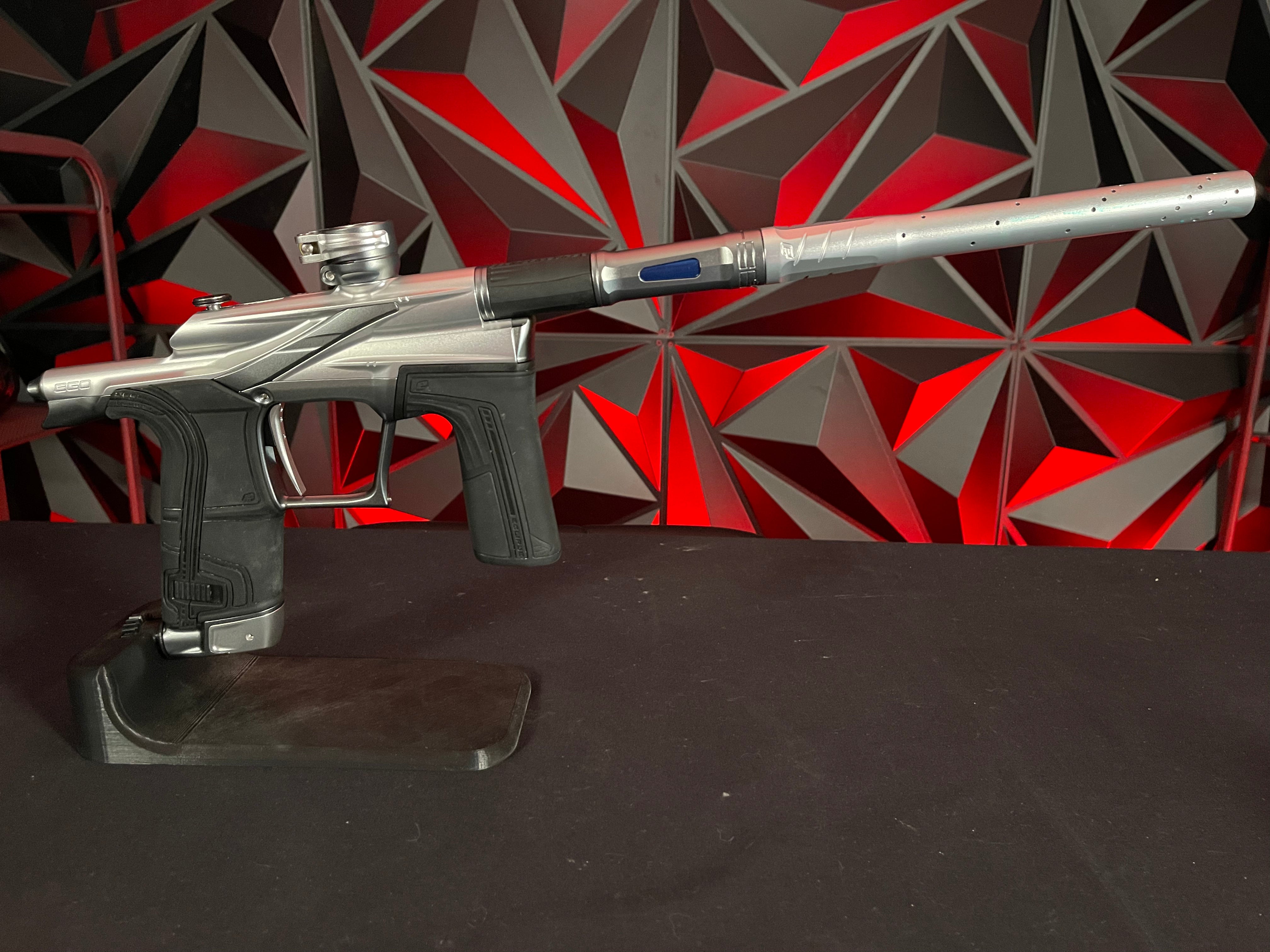 Used Planet Eclipse LV2 Paintball Gun - Silver/Dark Grey