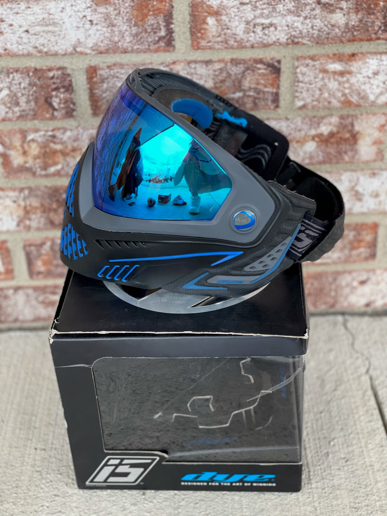 Used Dye I5 Paintball Goggle - Storm (Black w/Blue) with additional lens