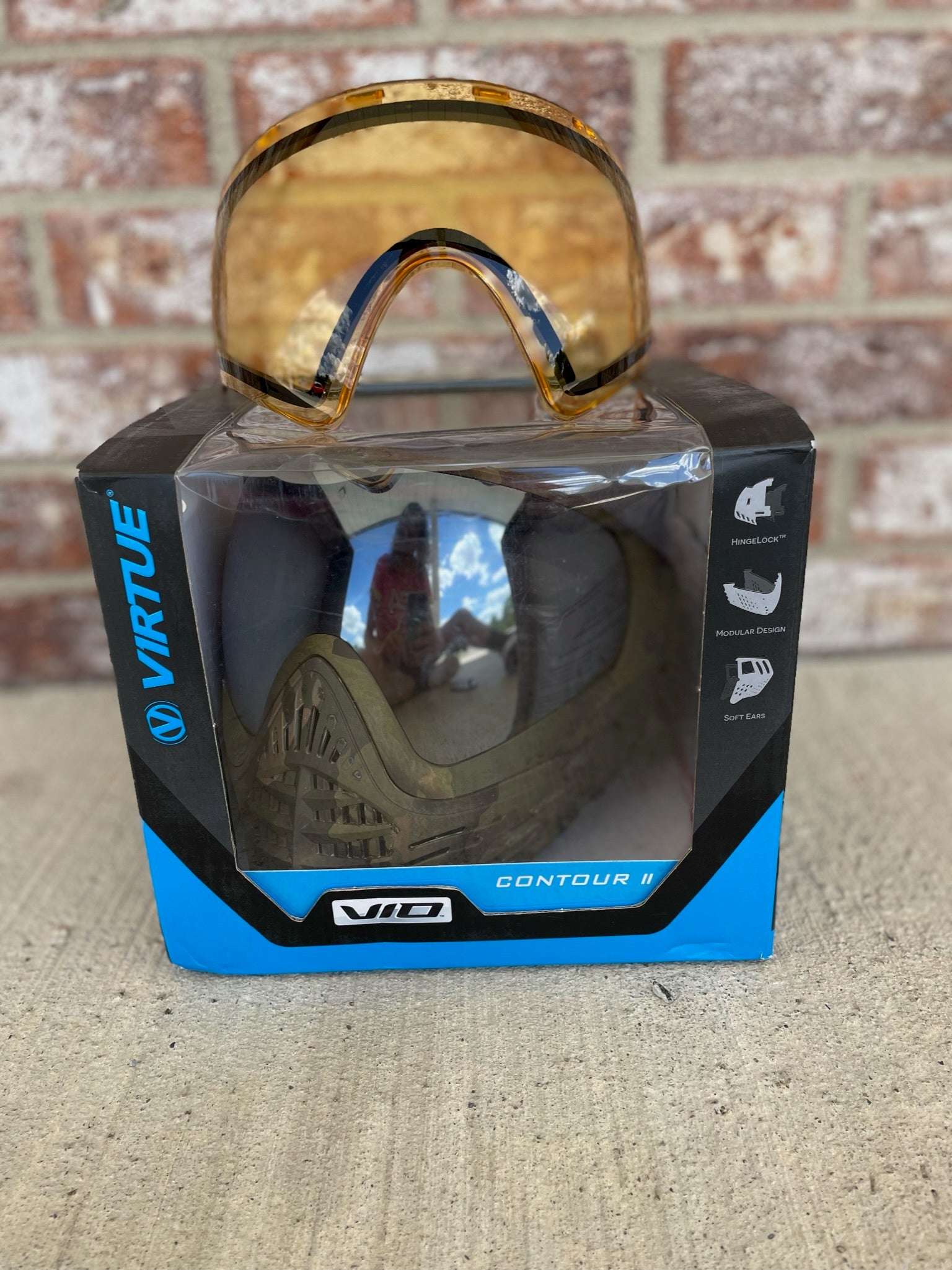 Used Virtue Vio Contour 2 Paintball Mask- Brush Camo w/ 2 lens w/ Soft Goggle Bag