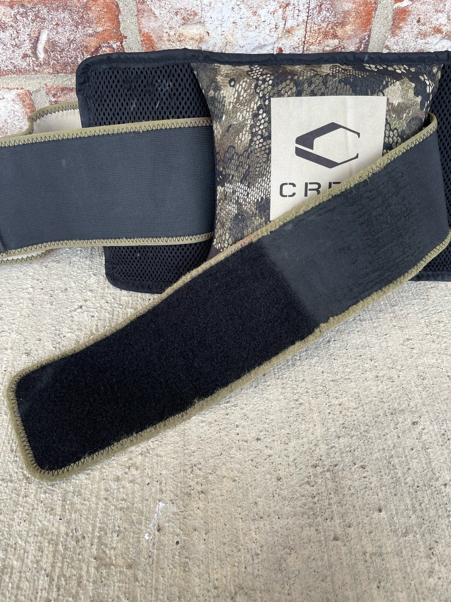 Used Carbon CC 5+8 Harness - Camo