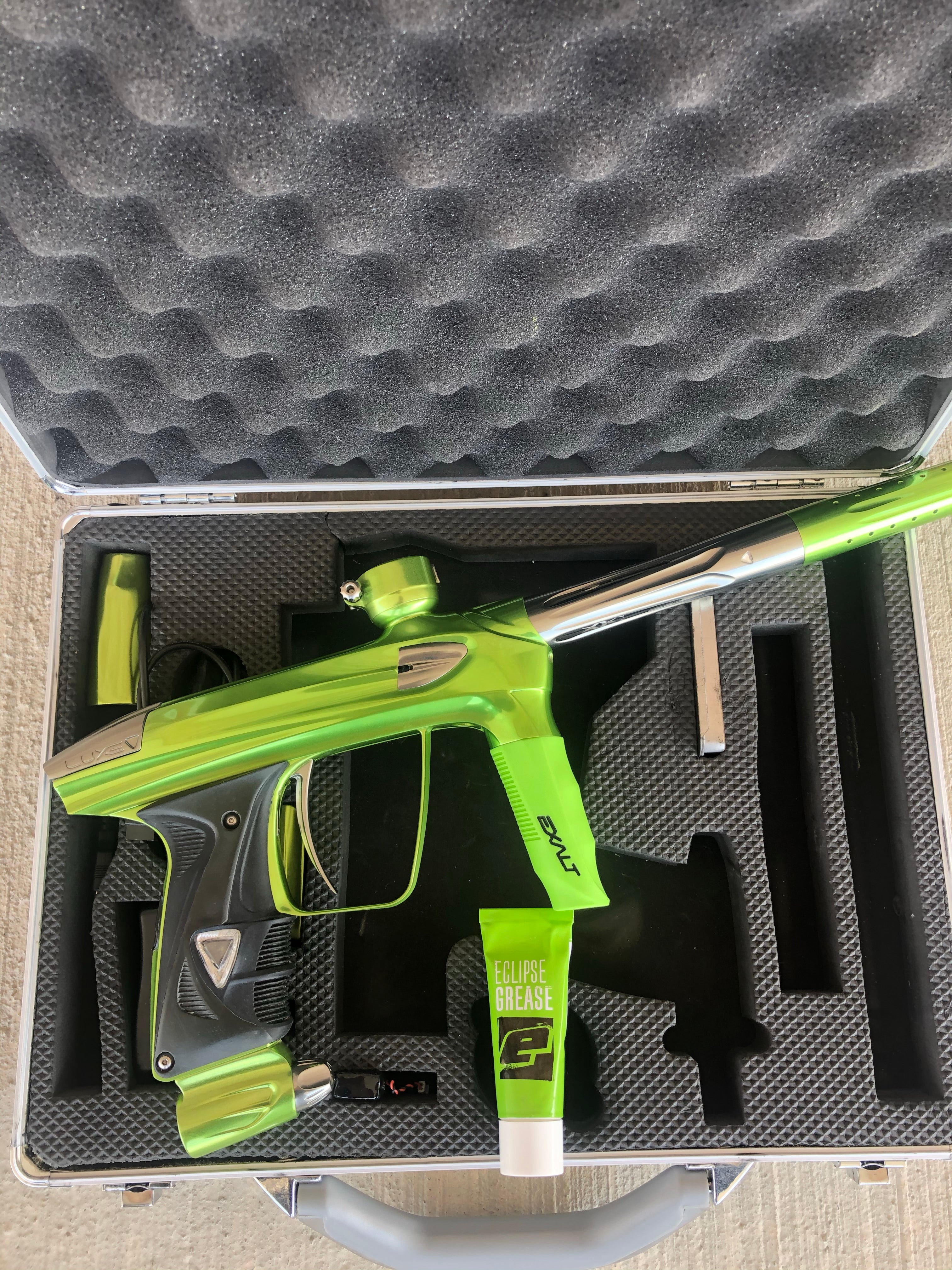 Used DLX Luxe 1.5 Paintball Gun - Gloss Lime/Pewter with 2.0 Core