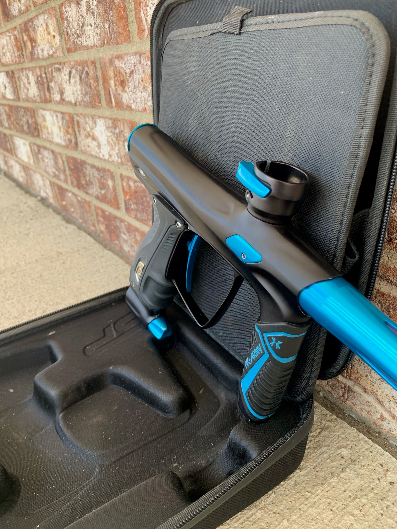 Used Smart Parts Shocker RSX Paintball Marker- Dust Black / Gloss Teal