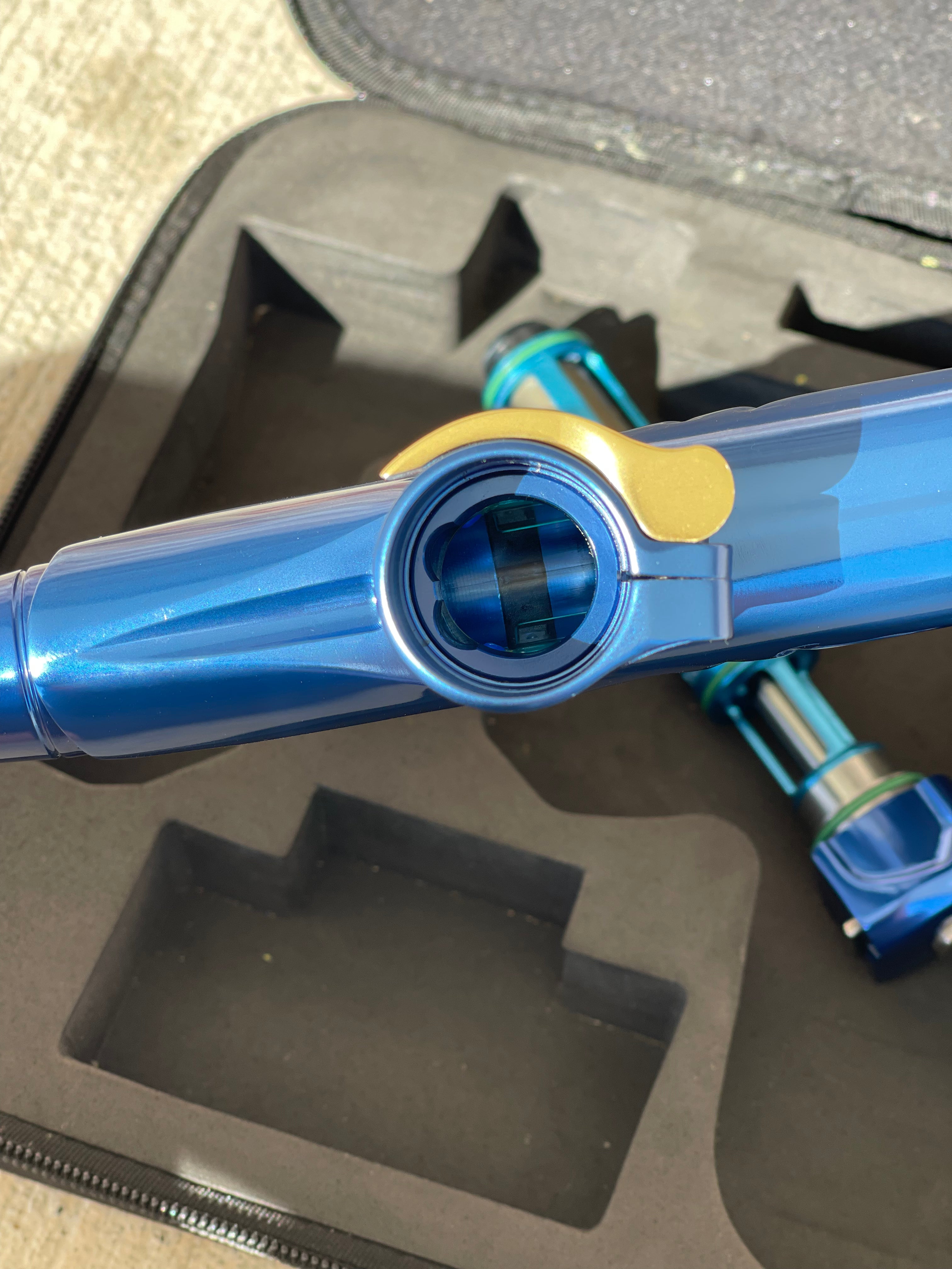 Used Dye DSR+ Paintball Gun - Polished Blue / Polished Gold