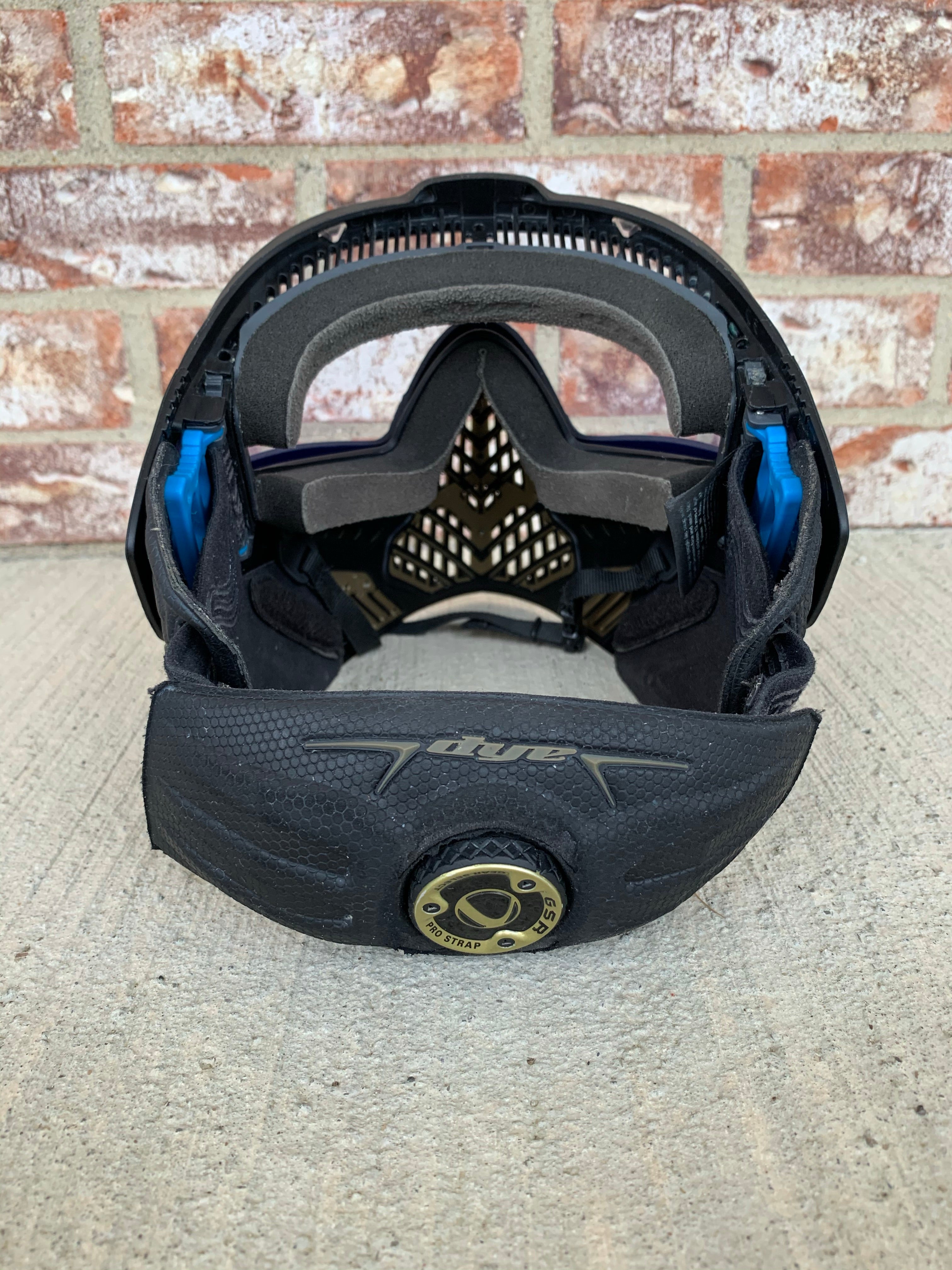 Used Dye I5 Paintball Goggle - Black / Gold