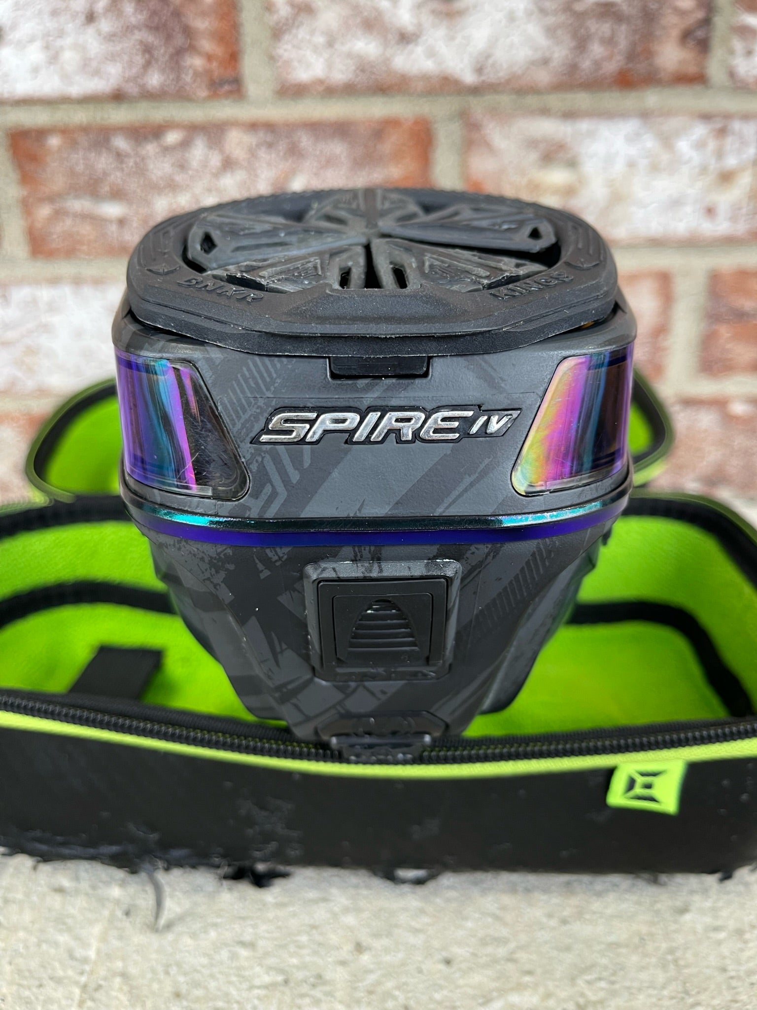 Used Virtue Spire 4 Paintball Loader - Graphic Ice w/ Speed Feed and Exalt Loader Case