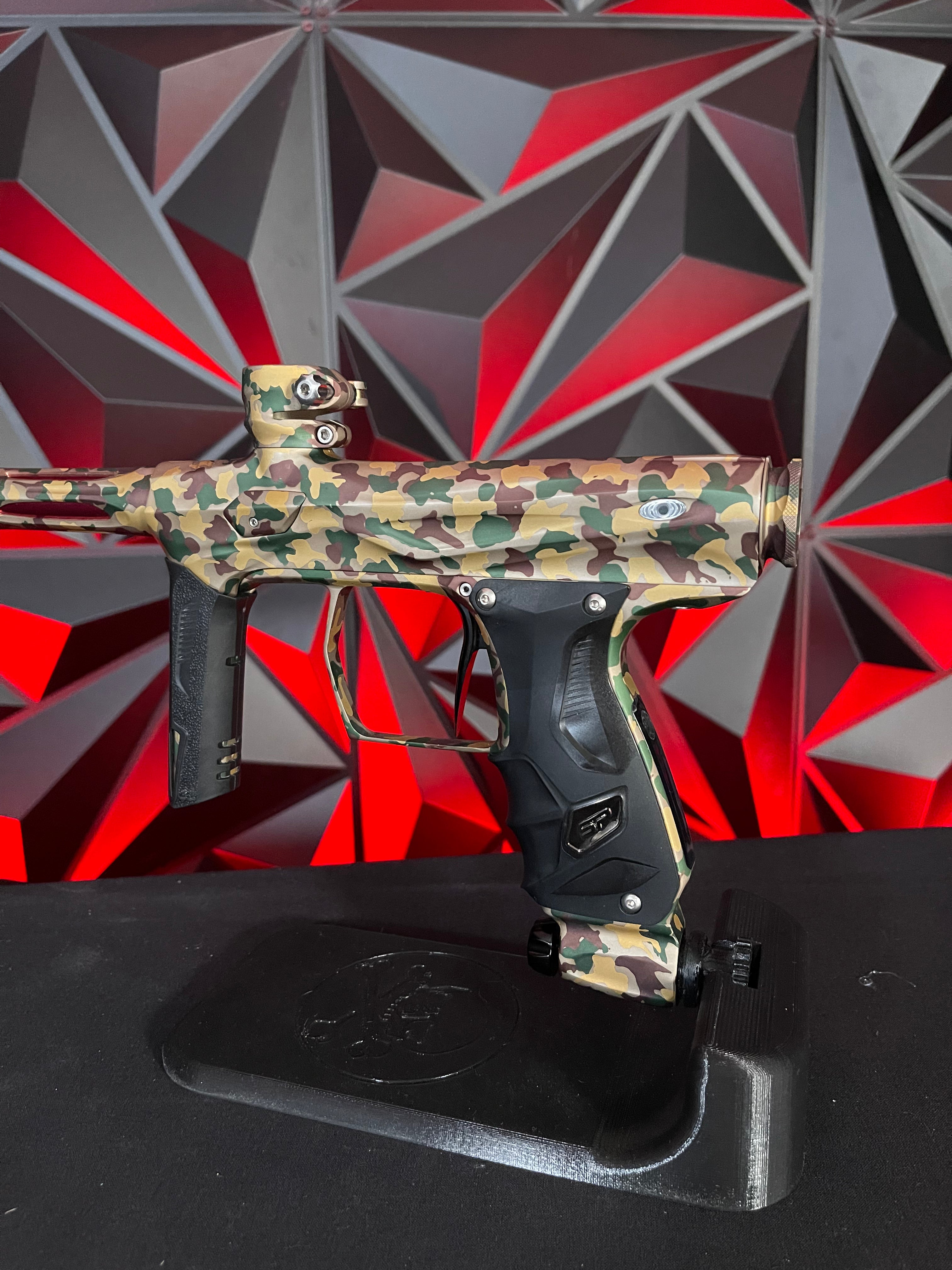 Used SP Shocker Amp Paintball Gun - LE Woodland Camo #14 w/SSC Bolt Tip