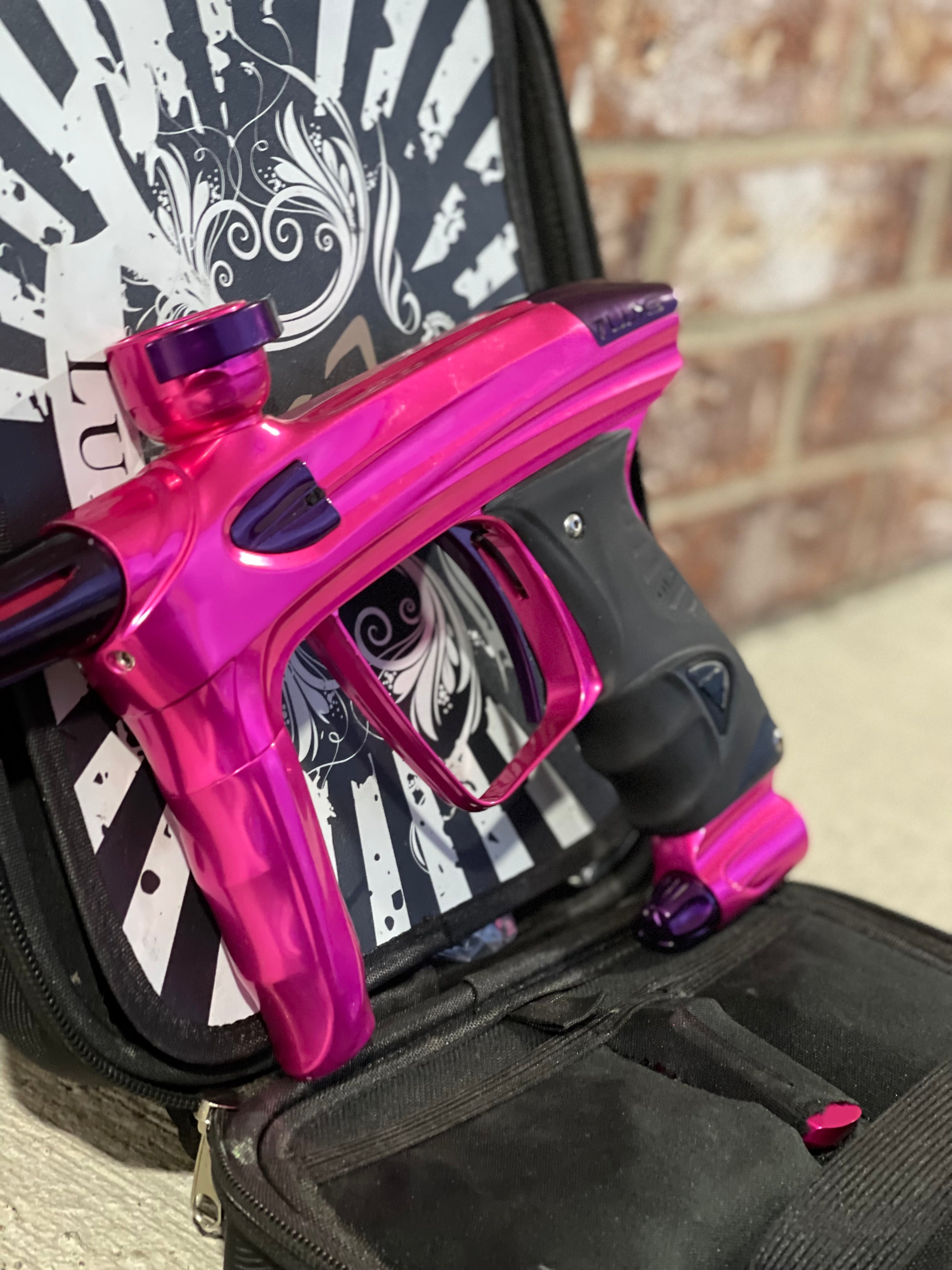 Used DLX Luxe 2.0 Oled Paintball Gun - Pink / Purple