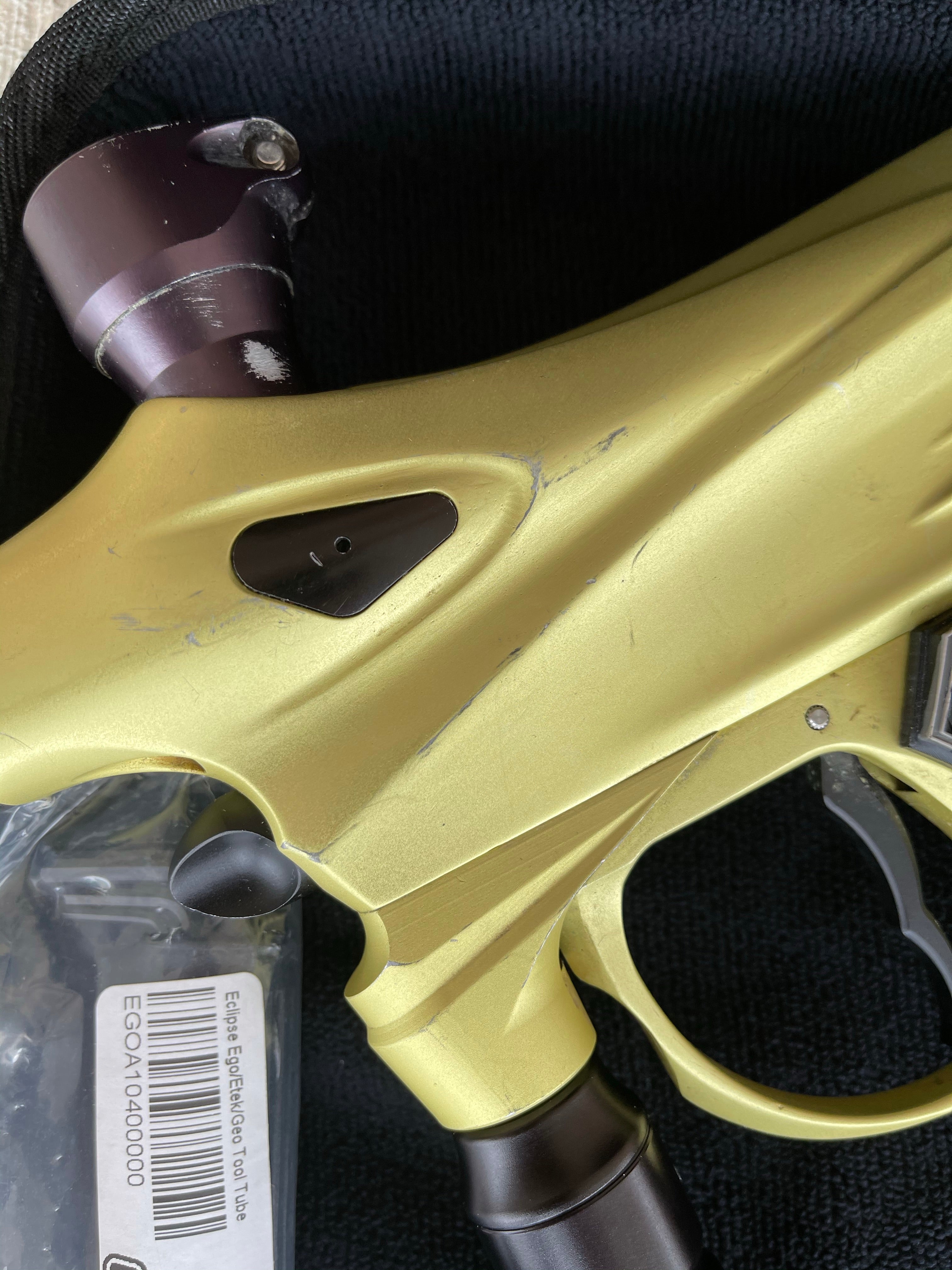 Used Dye DM4 Paintball Gun - Dust Yellow/Dust Black