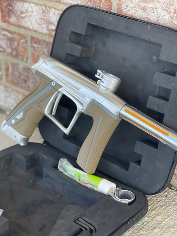 Used Planet Eclipse CS1 Paintball Gun - Silver w/ Gloss Silver Infamous OG-1 Barrel