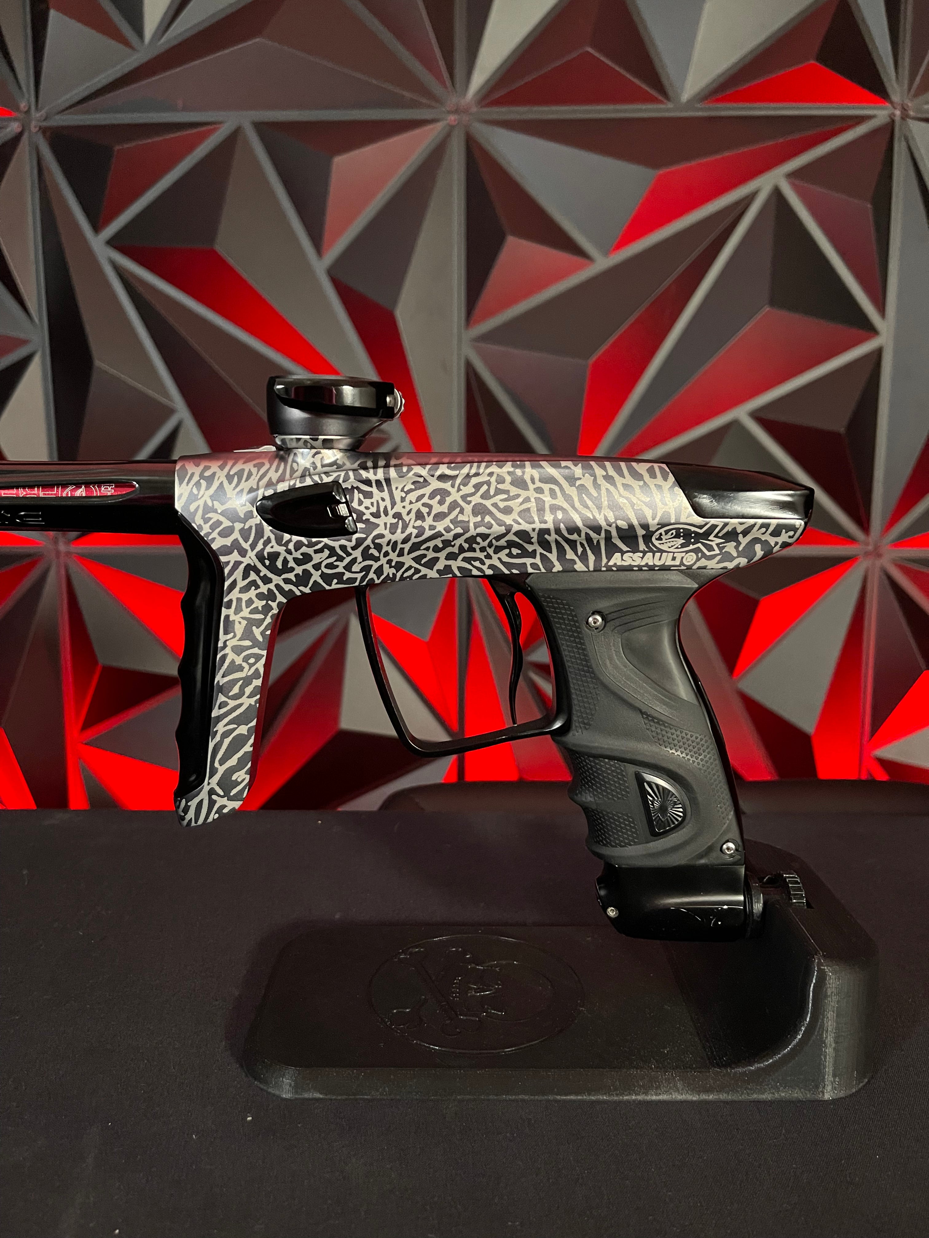 Used DLX TM40 Paintball Gun - LE Assault