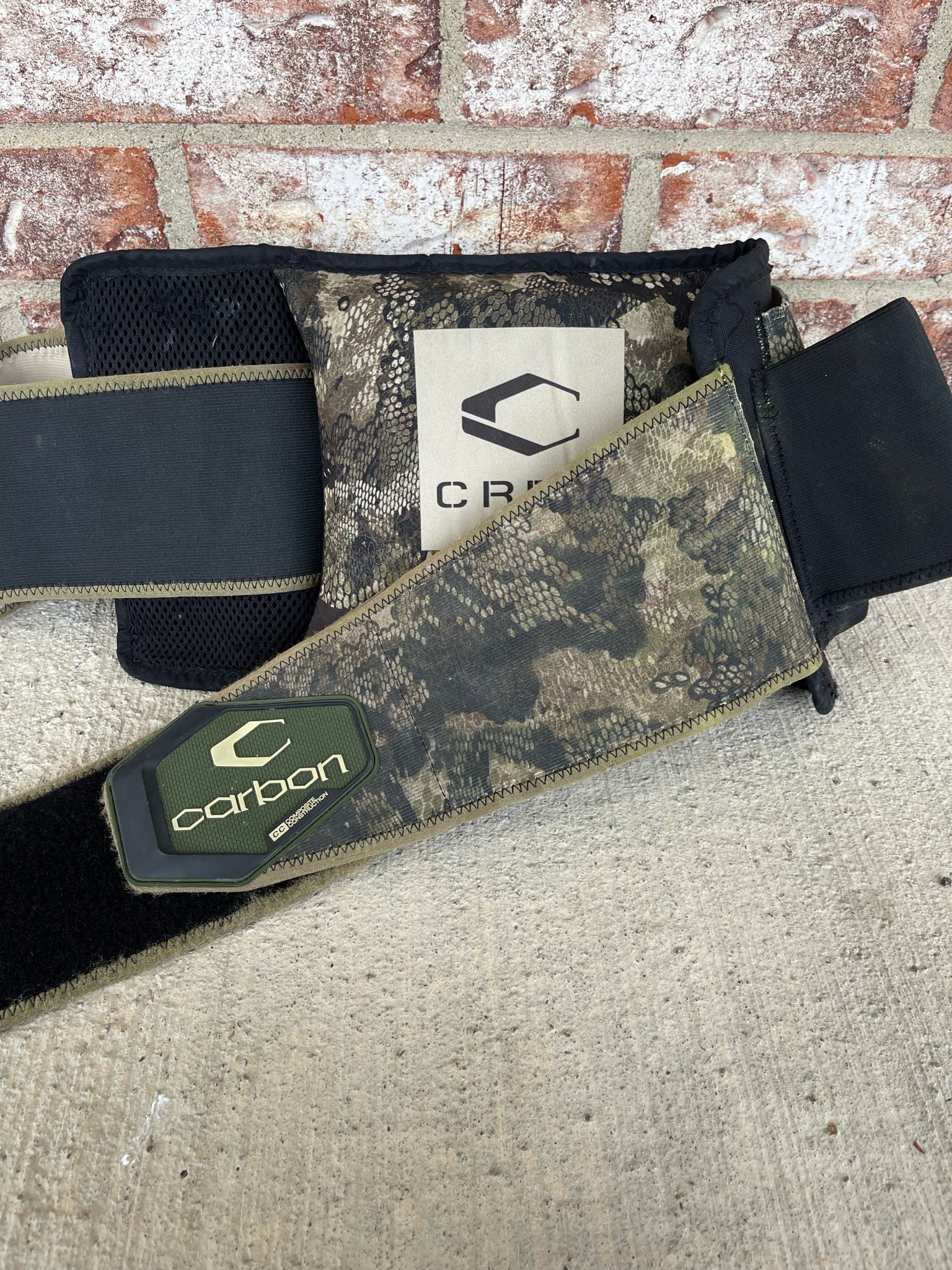 Used Carbon CC 5+8 Harness - Camo