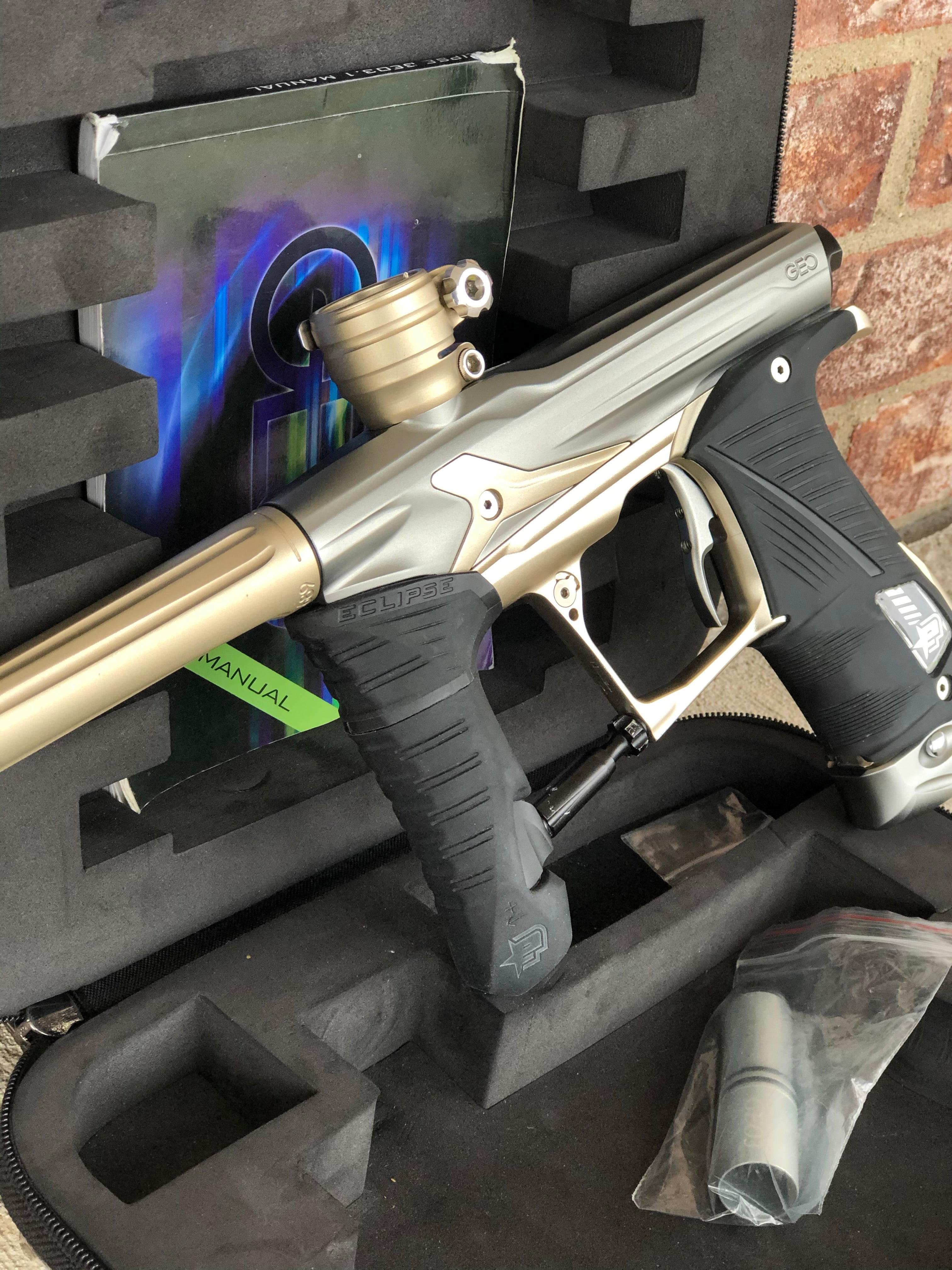 Used Planet Eclipse Geo 3.1 Paintball Gun - Grey/Gold