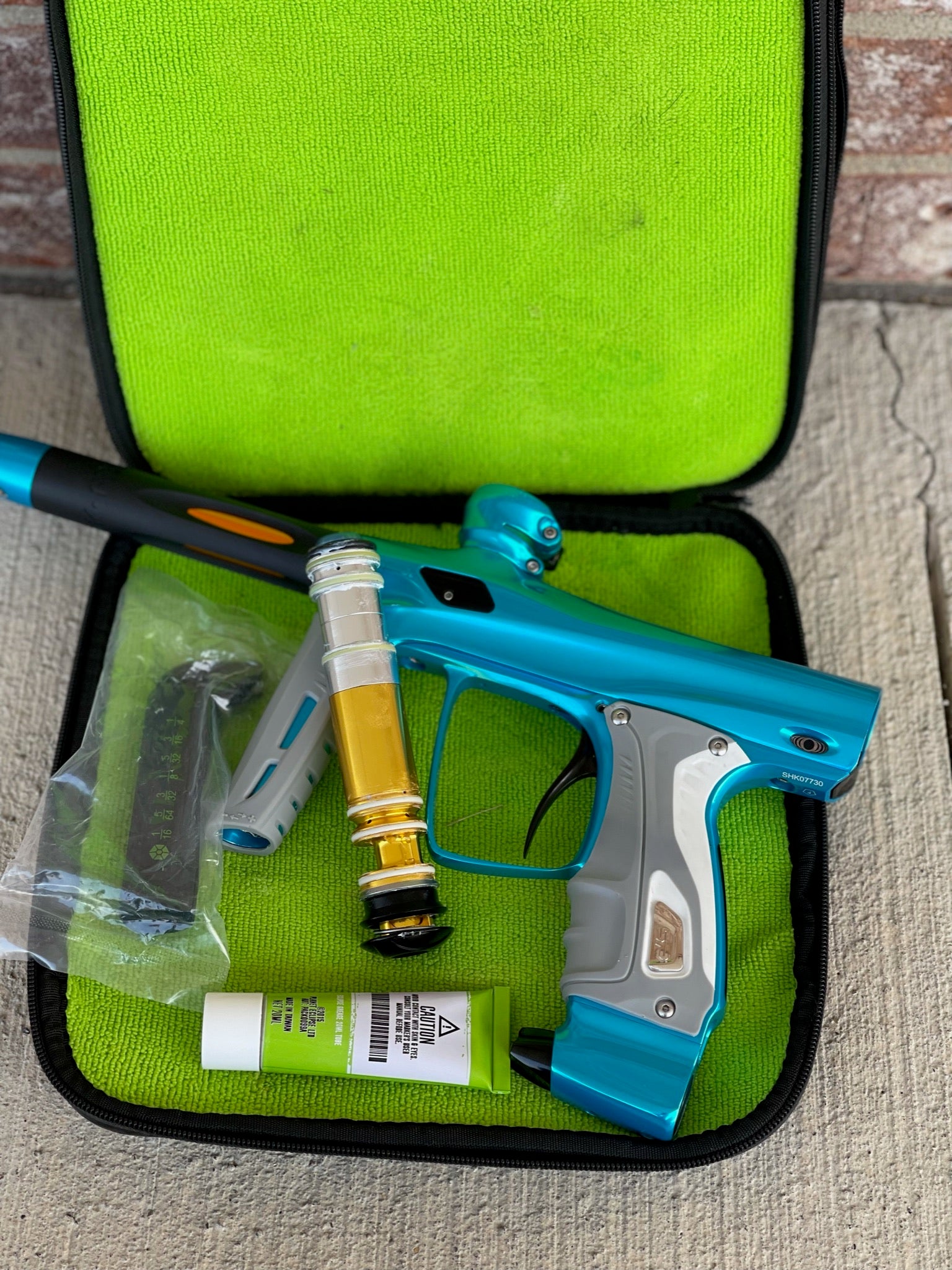 Used Shocker RSX Paintball Gun - Gloss Teal