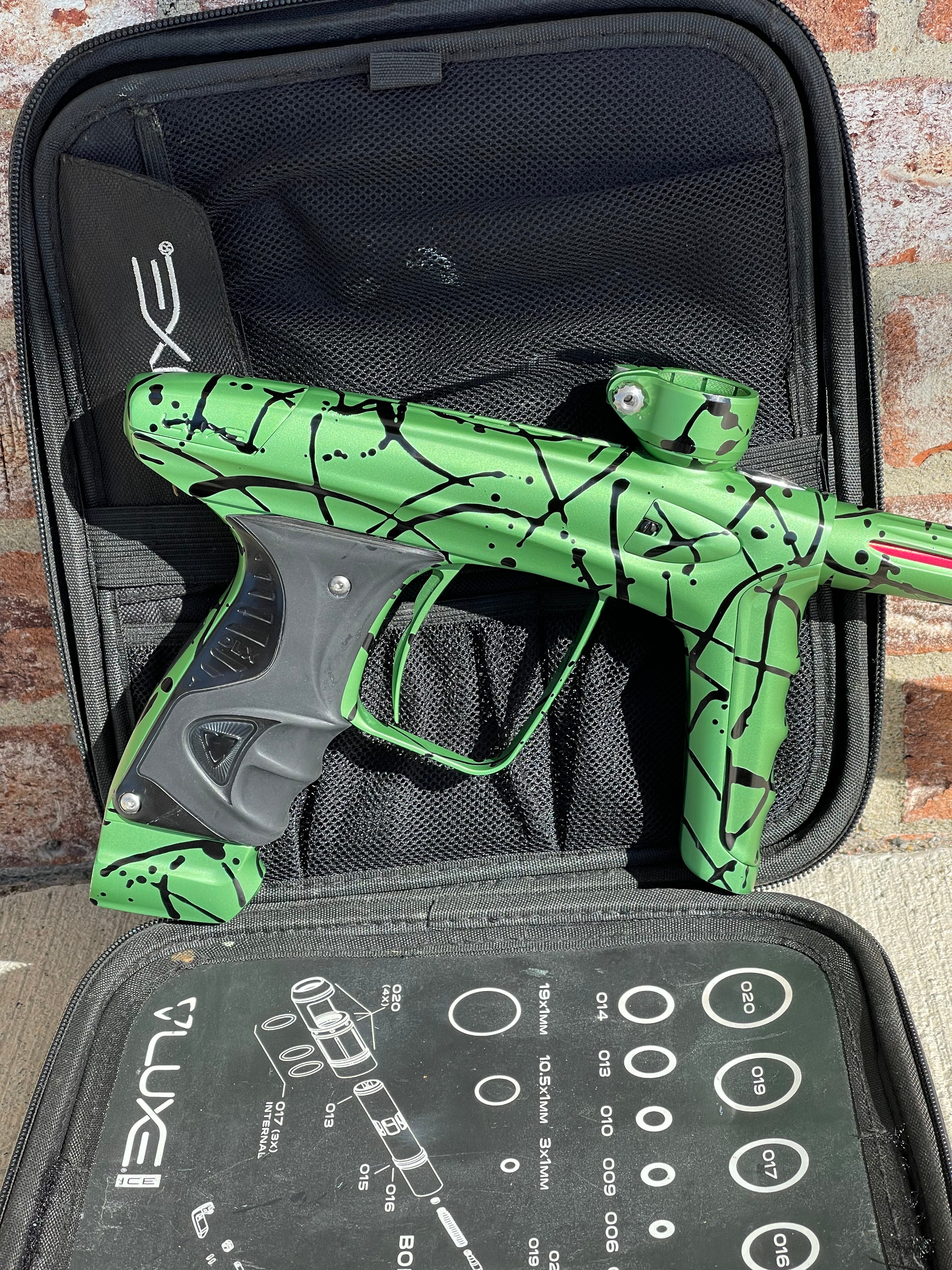 Used DLX Luxe Ice Paintball Gun - LE Dust Green/Black 3D Splash #7 of 20