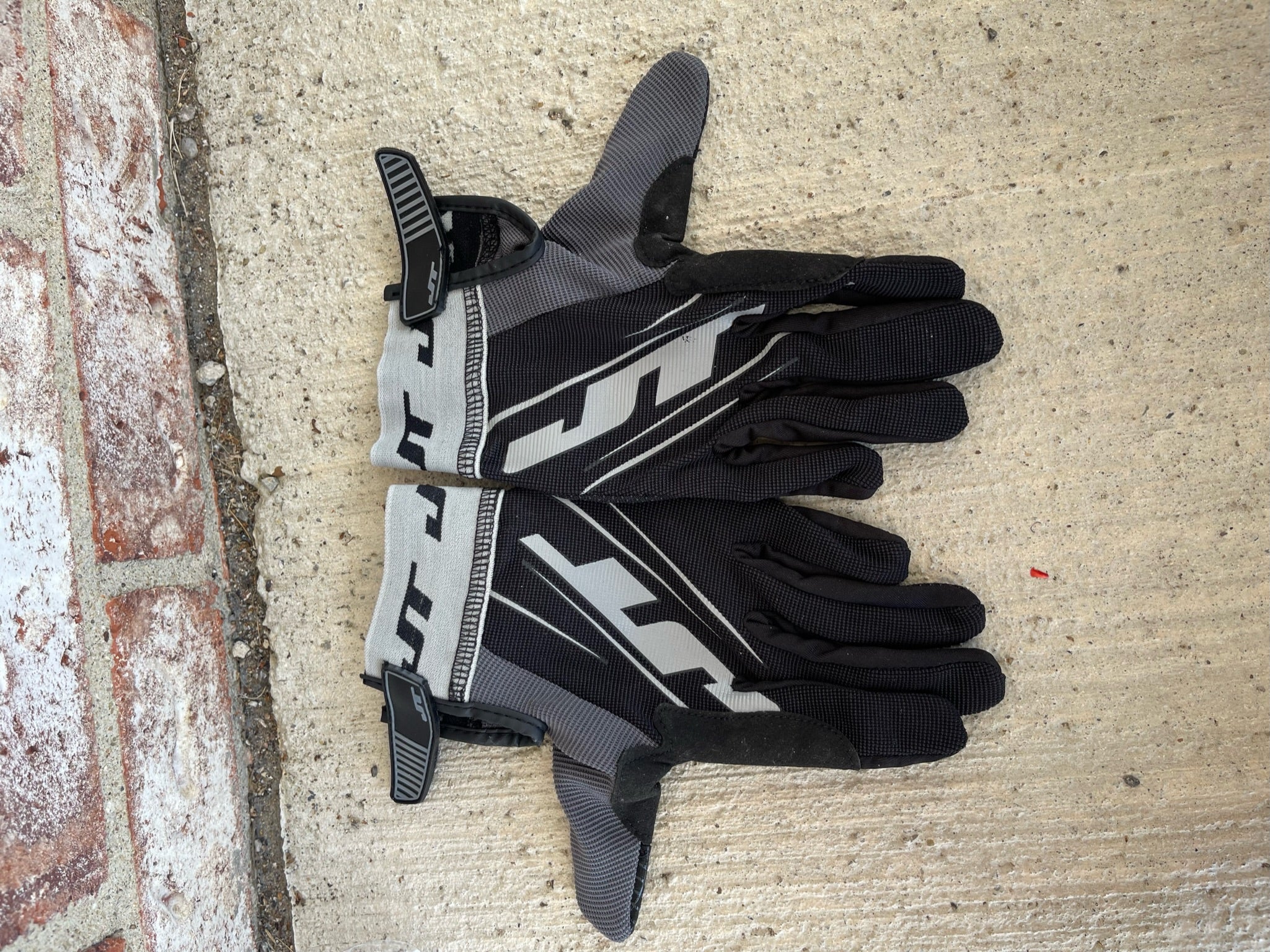 Used JT Tournament Paintball Glove Black/Grey Small Punishers Paintball