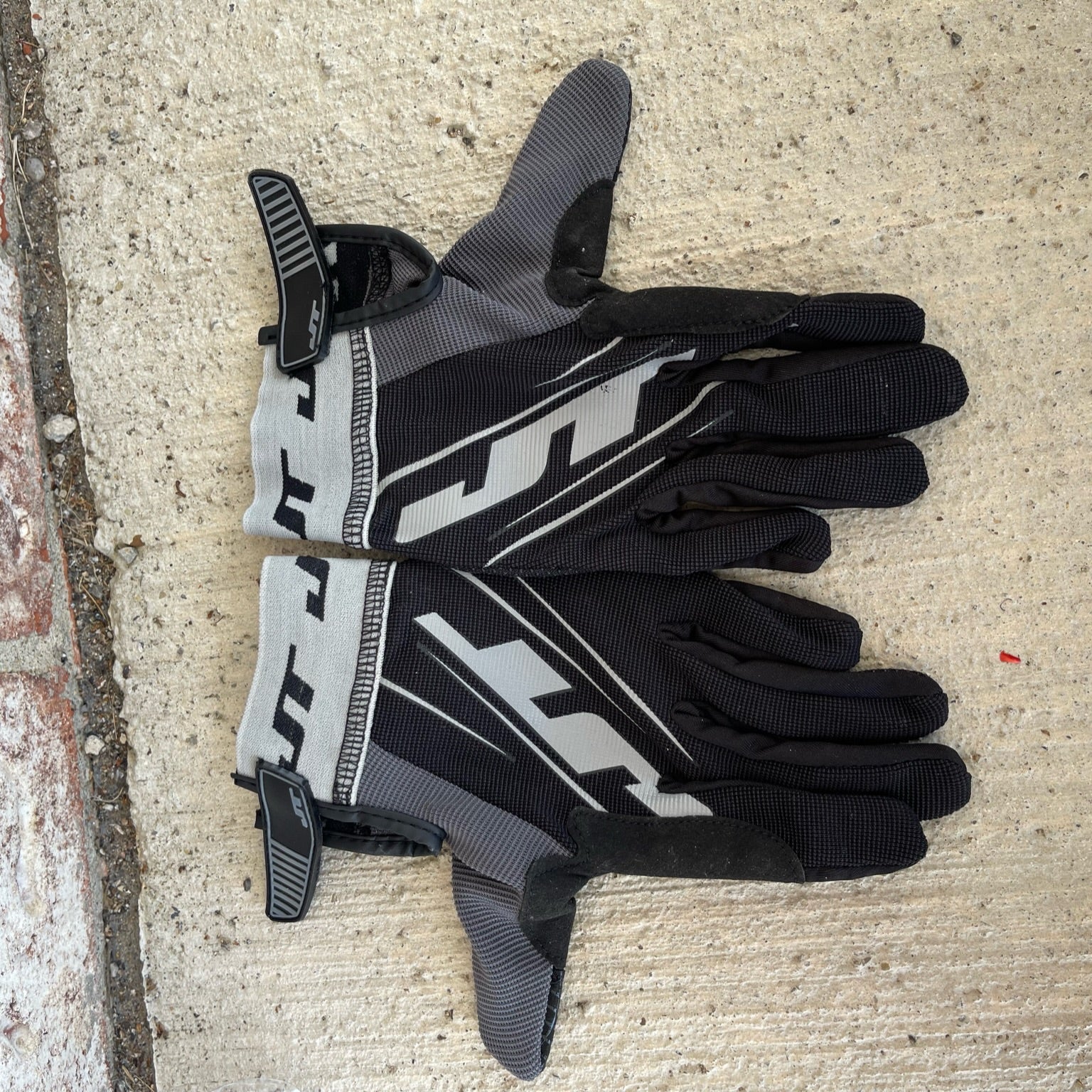 Used JT Tournament Paintball Glove - Black/Grey - Small