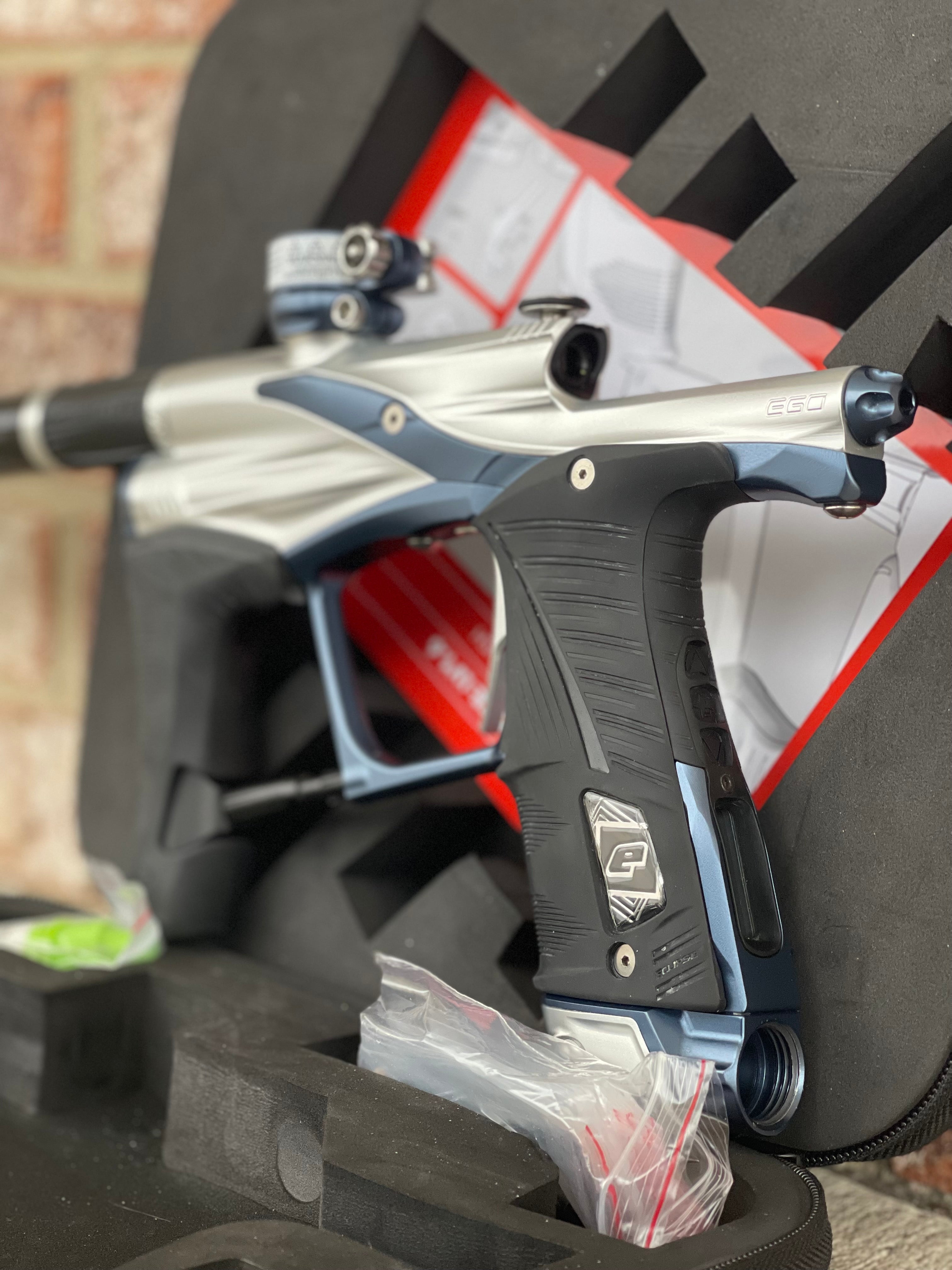 Used Eclipse LV1.6 Paintball Gun Silver / Navy Punishers