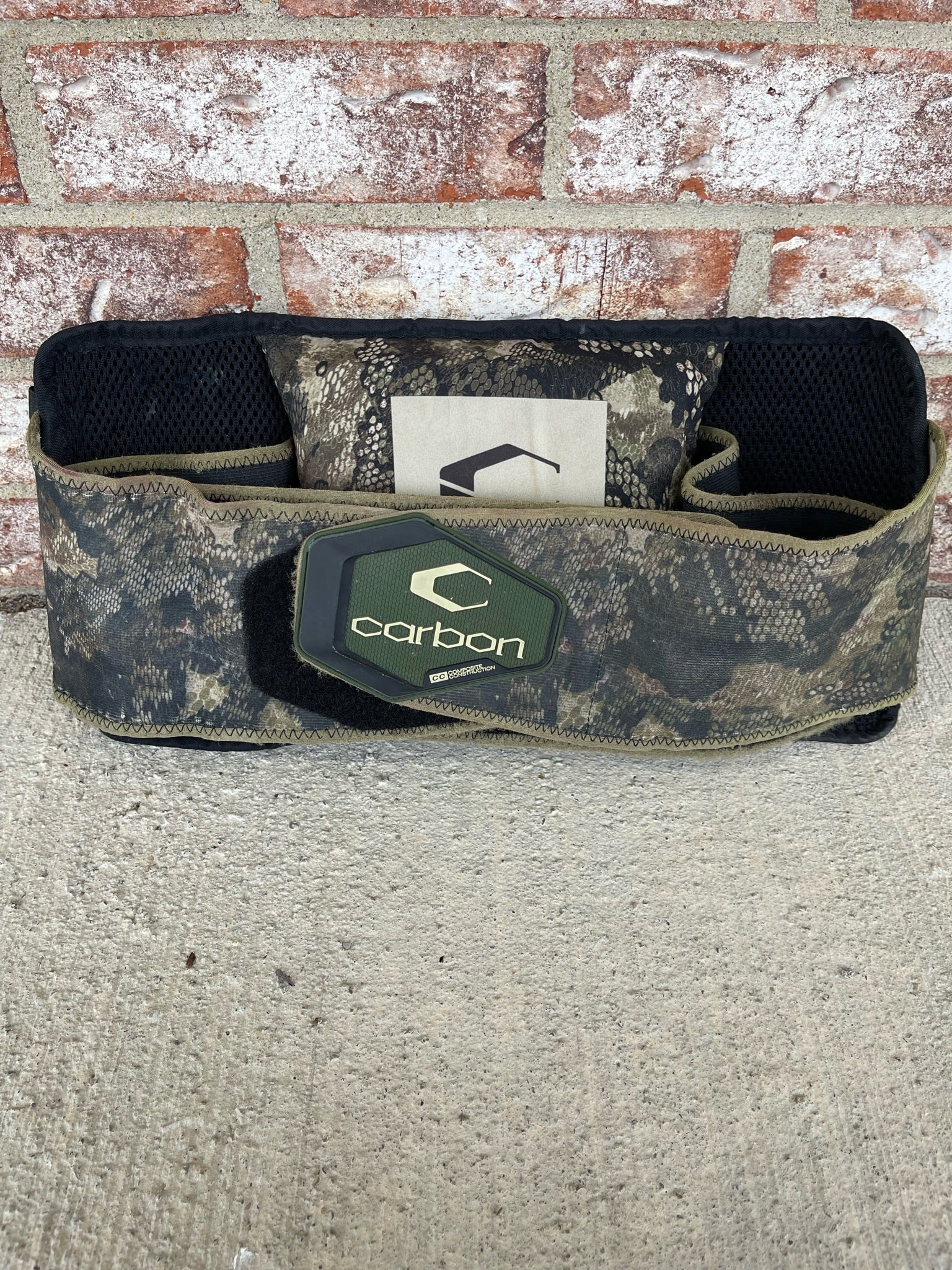 Used Carbon CC 5+8 Harness - Camo