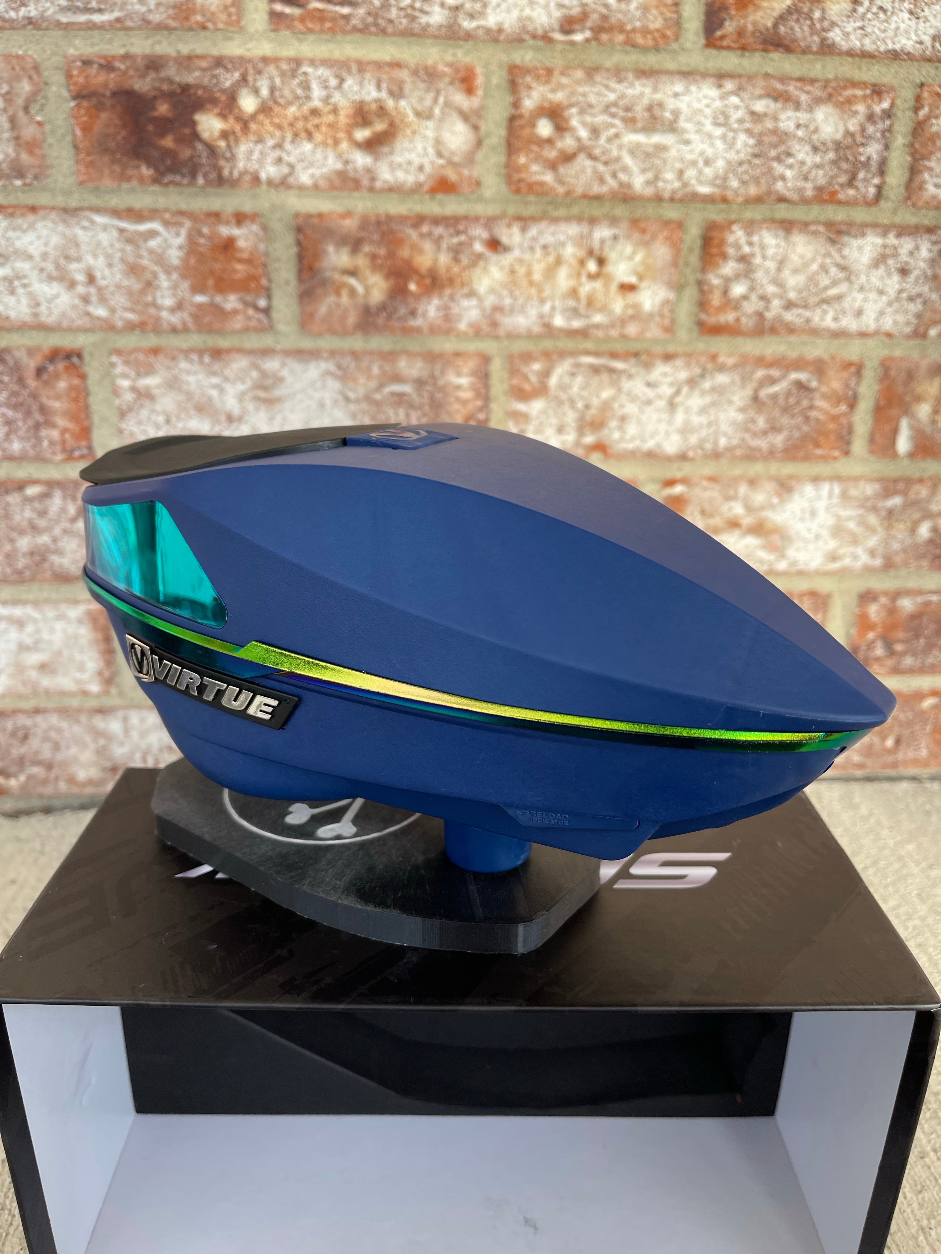 Used Virtue Spire 4 Paintball Loader - Blue / Green