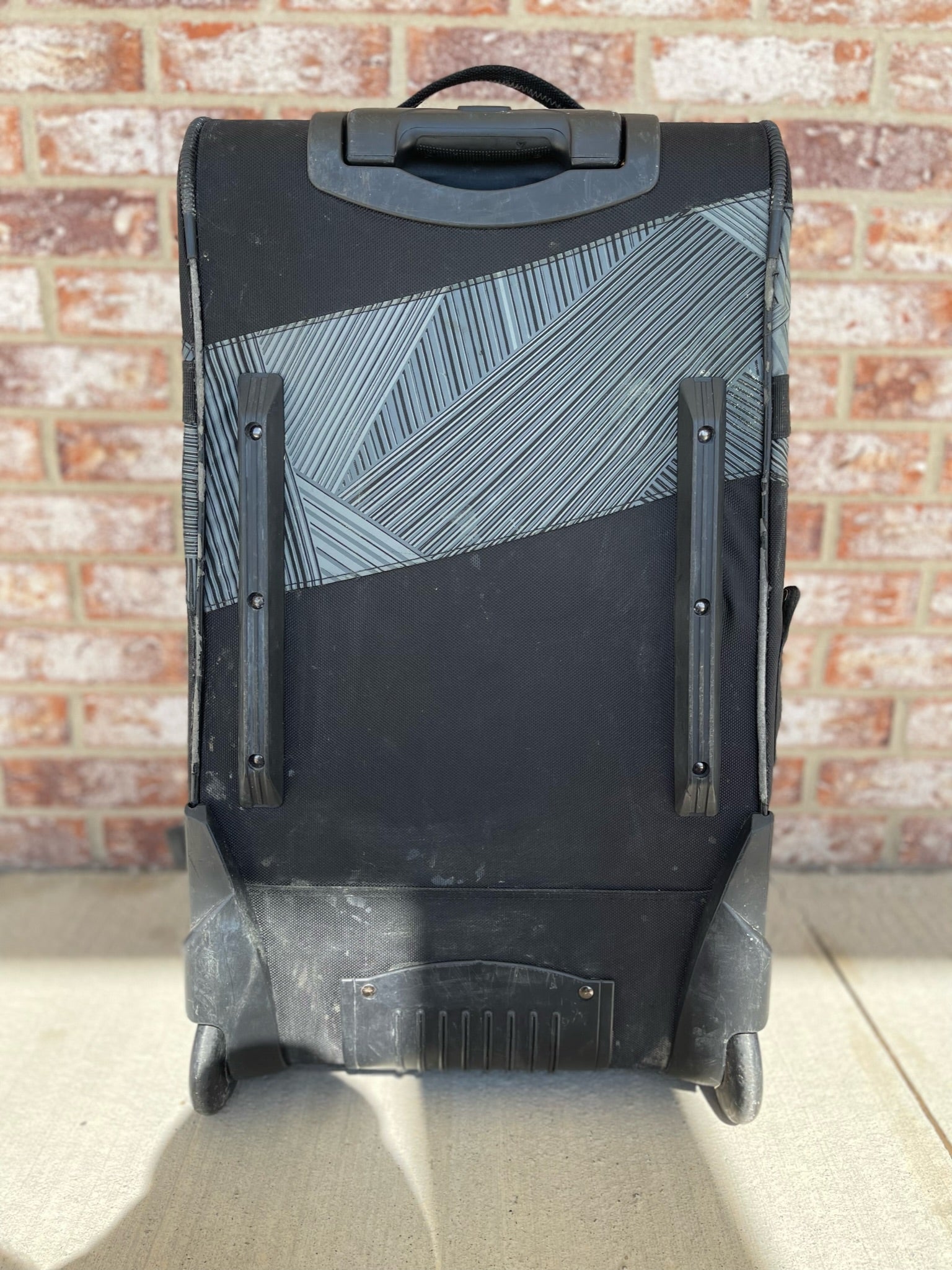 Used Dye Explorer Roller Gear Bag - Black/Grey