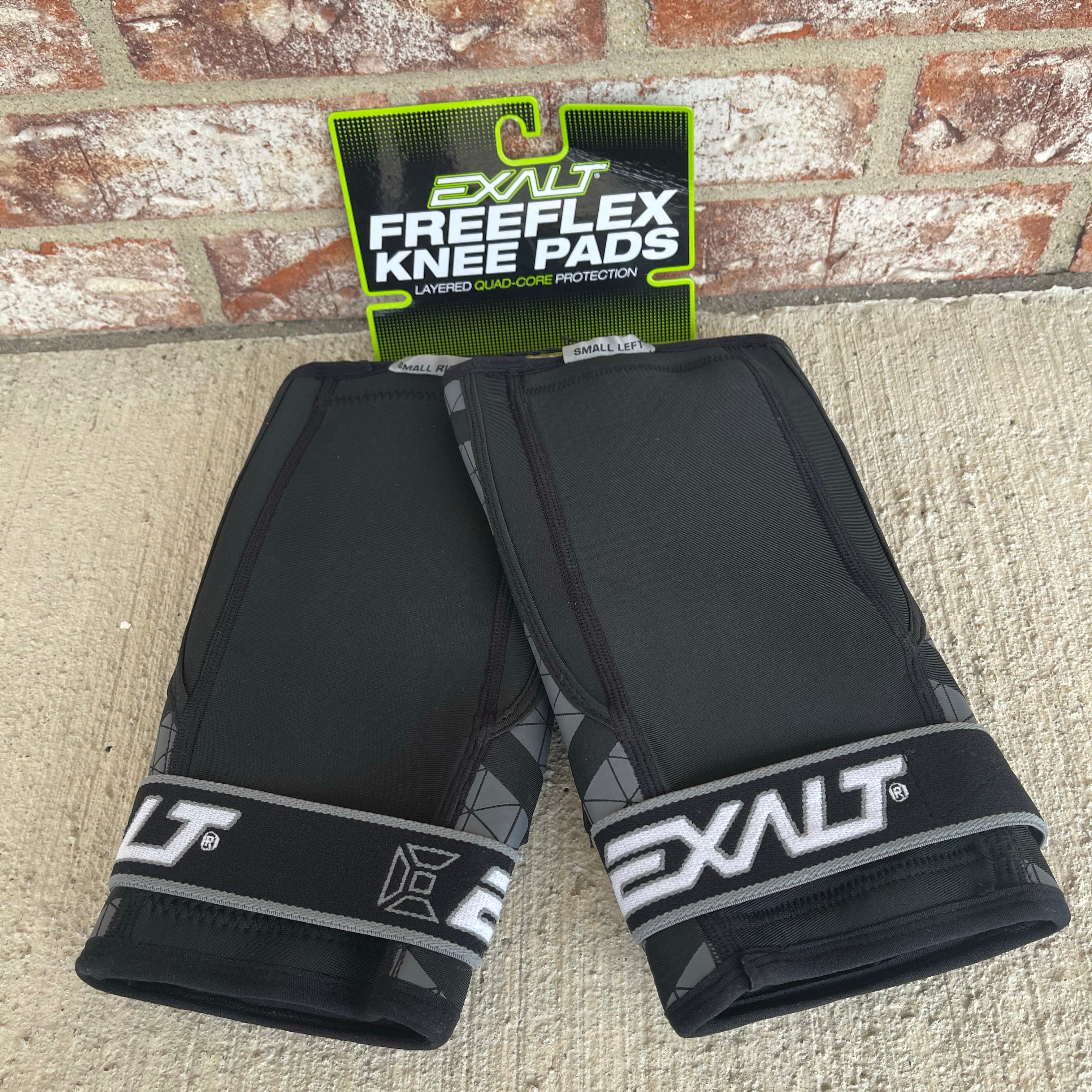 Used Exalt Freeflex Knee Pads - Small - Black