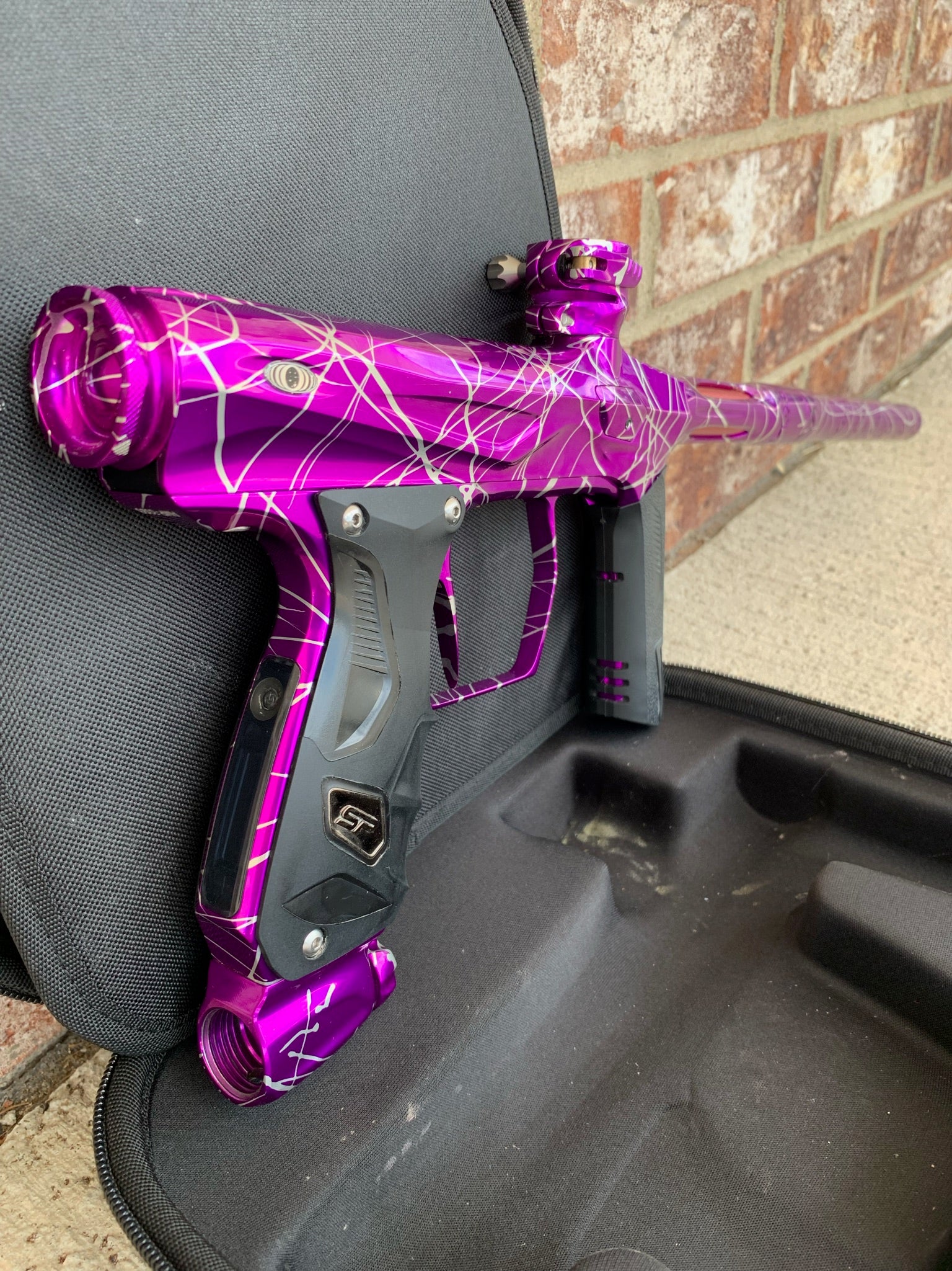 Used Shocker Amp Paintball Gun - Purple Splash