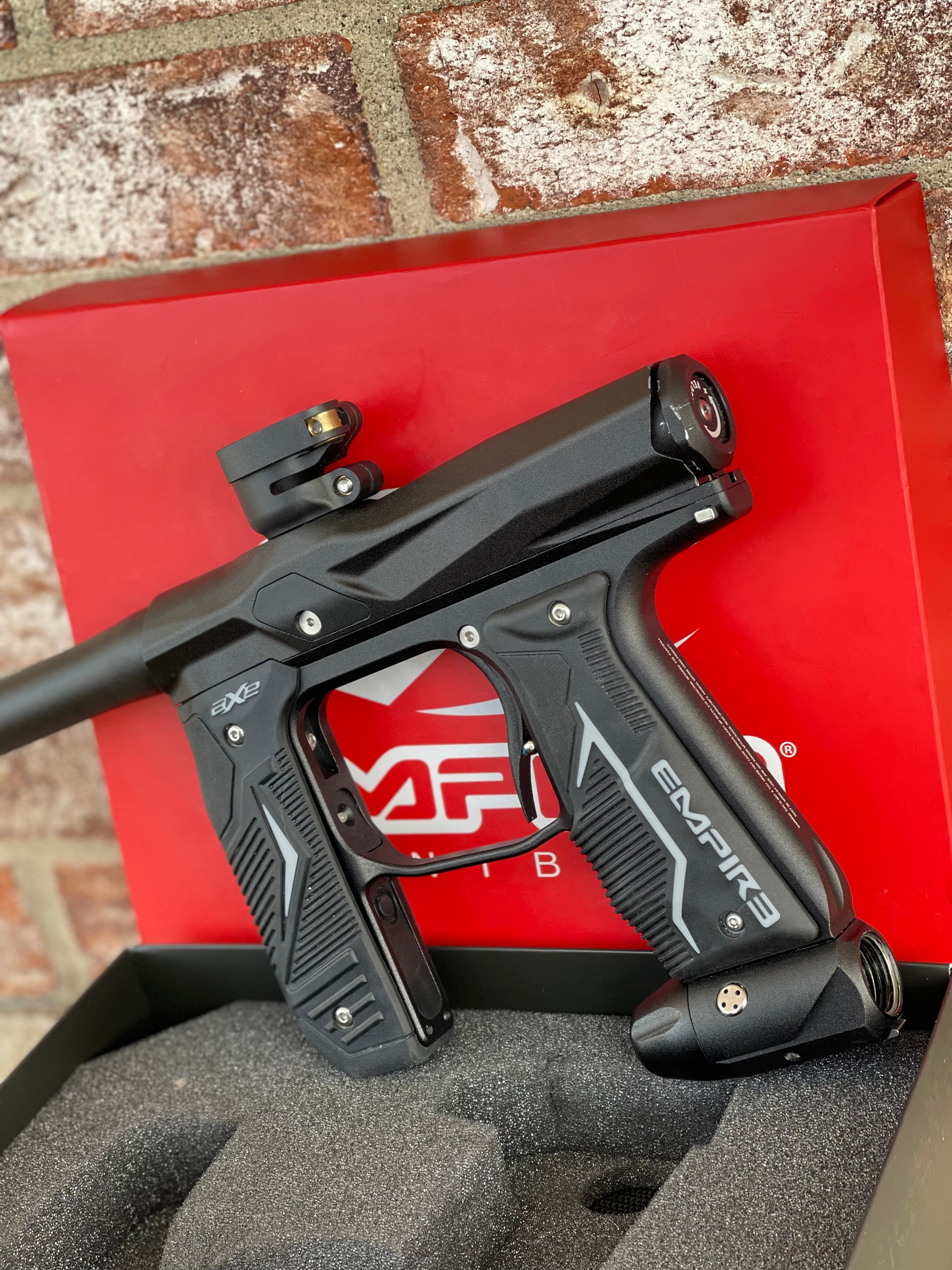 Used Empire Axe 2.0 Paintball Gun Dust Black Punishers Paintball