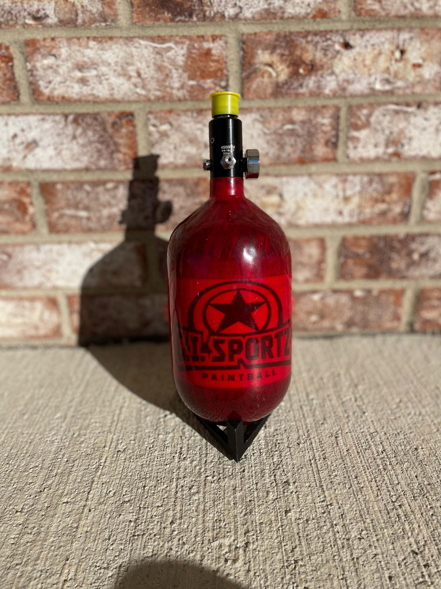 Used GI Sportz 68 4500 Paintball Tank Red W Standard Reg Thread P used-gi-sportz-68-4500-paintball-tank-red-w-standard-reg-thread-p