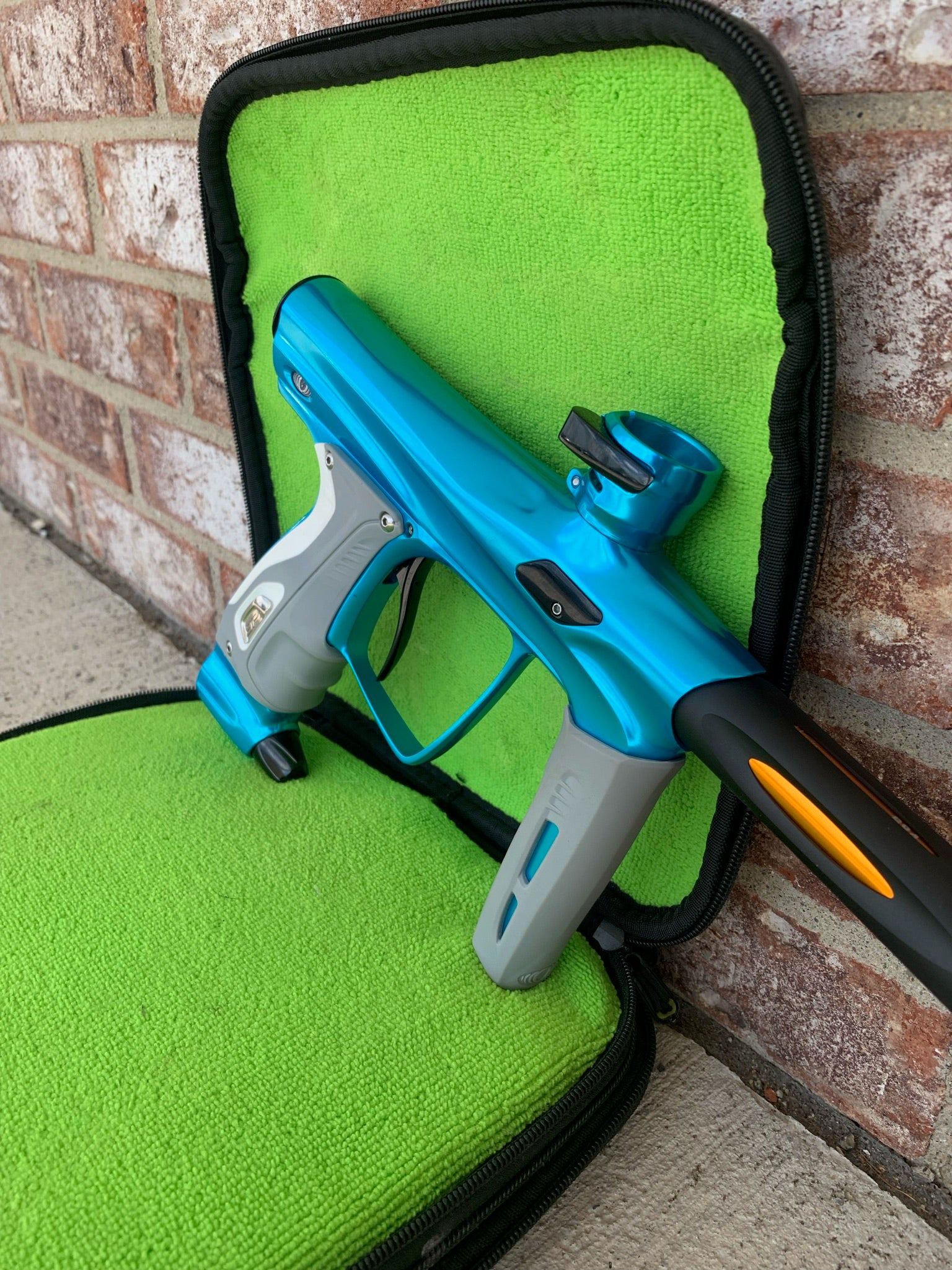 Used Smart Parts Shocker RSX Paintball Marker- Teal / Black