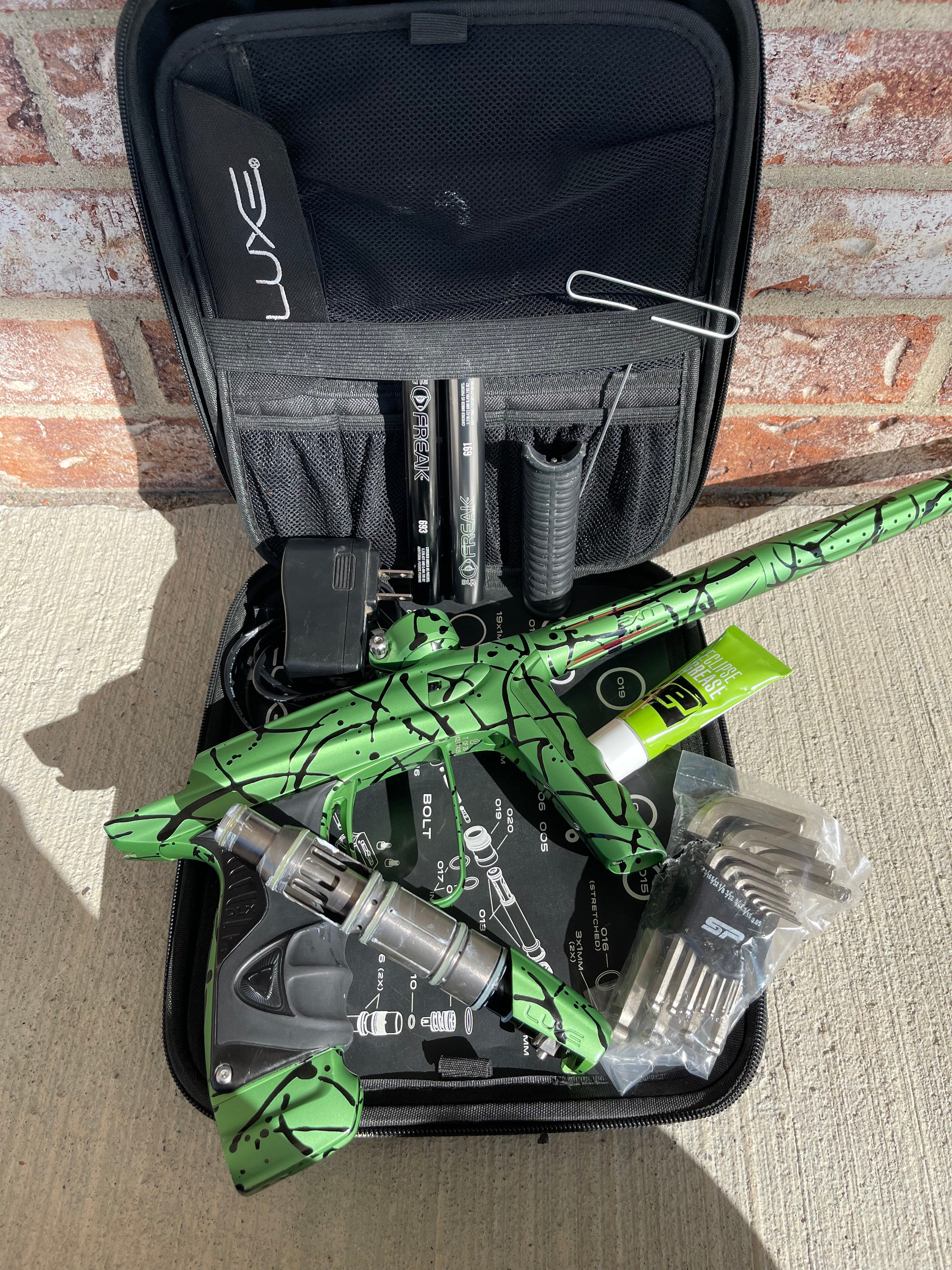 Used DLX Luxe Ice Paintball Gun - LE Dust Green/Black 3D Splash #7 of 20